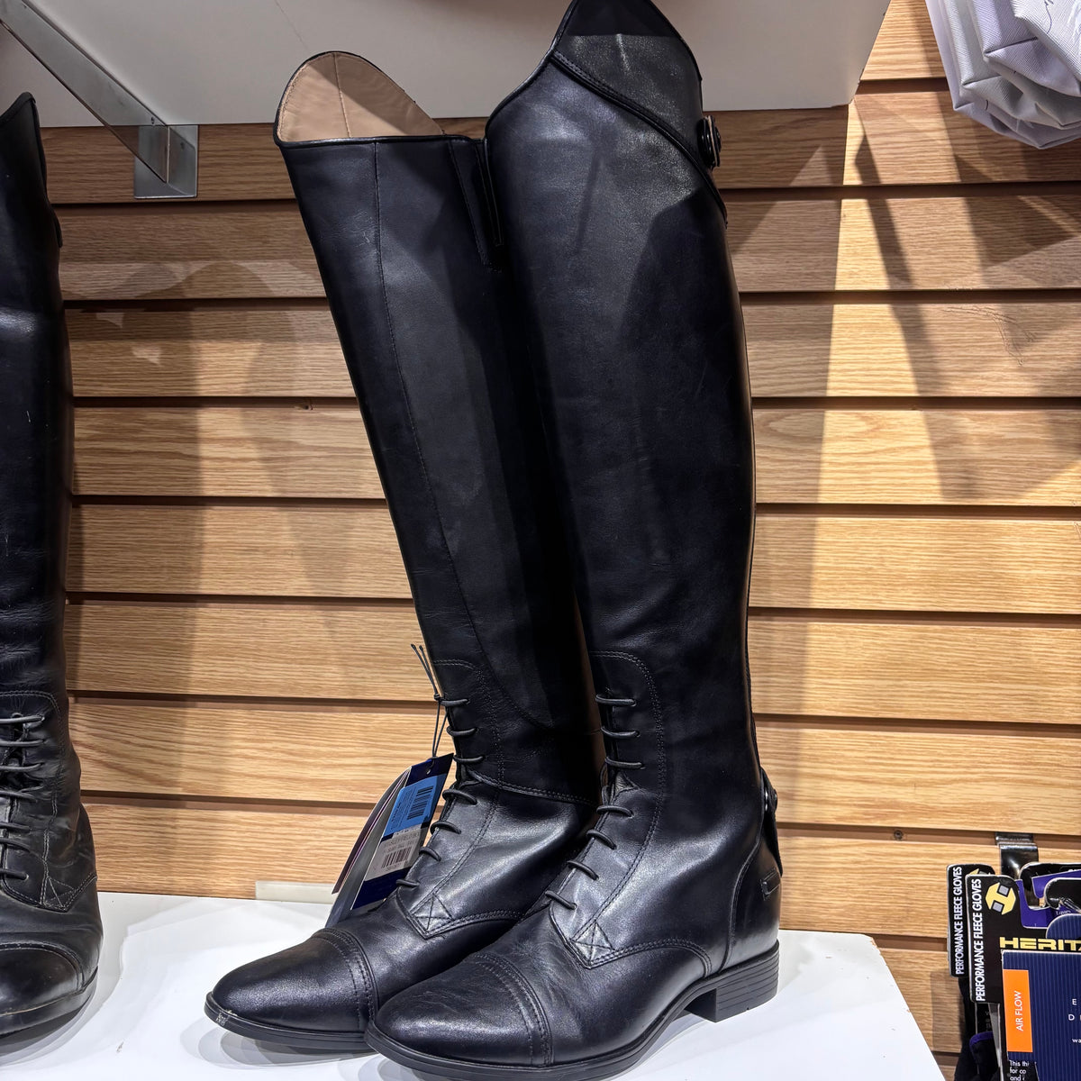Used Ariat Kinsley Field Boot 9 Slim Tall Black