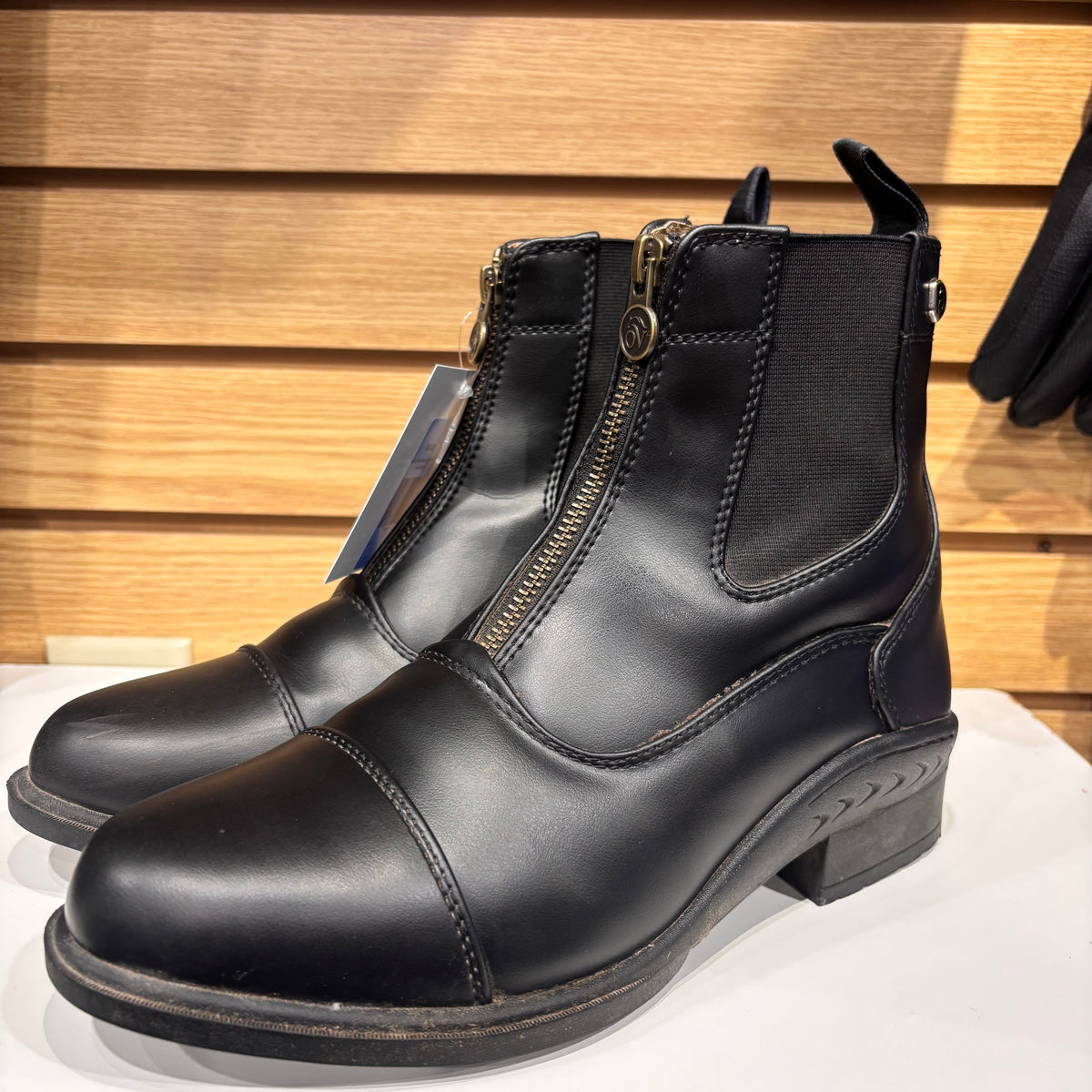 Used 8 Black Ovation Quantam Zip Paddock Boots