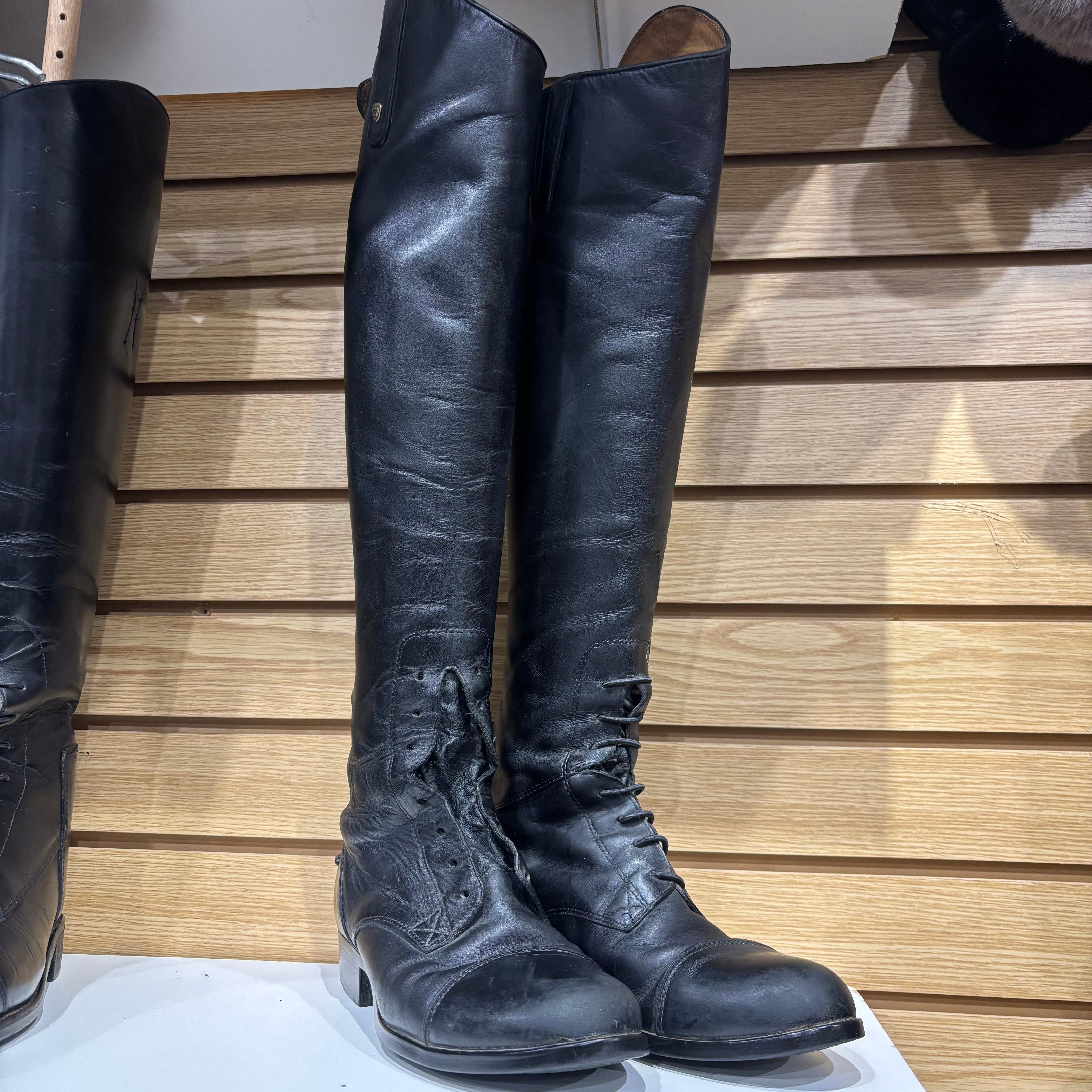 Used Ariat 8B Tall Height XS Calf Black Tall Boots