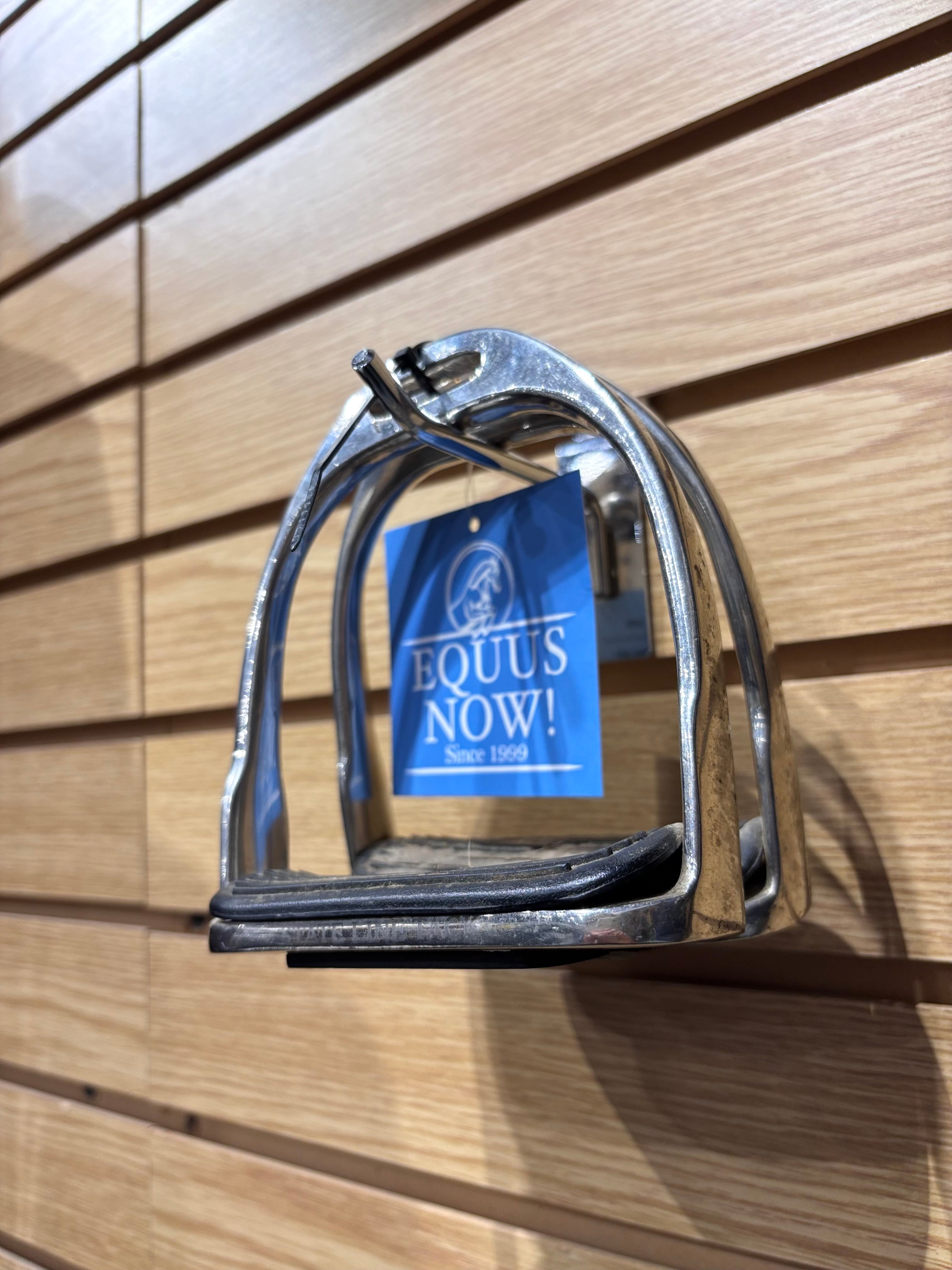 Used 4.5" Stateline Tack Stirrups