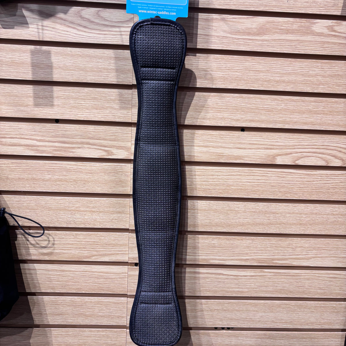 Used Wintec 24" Black Pro Elastic Dressage Girth
