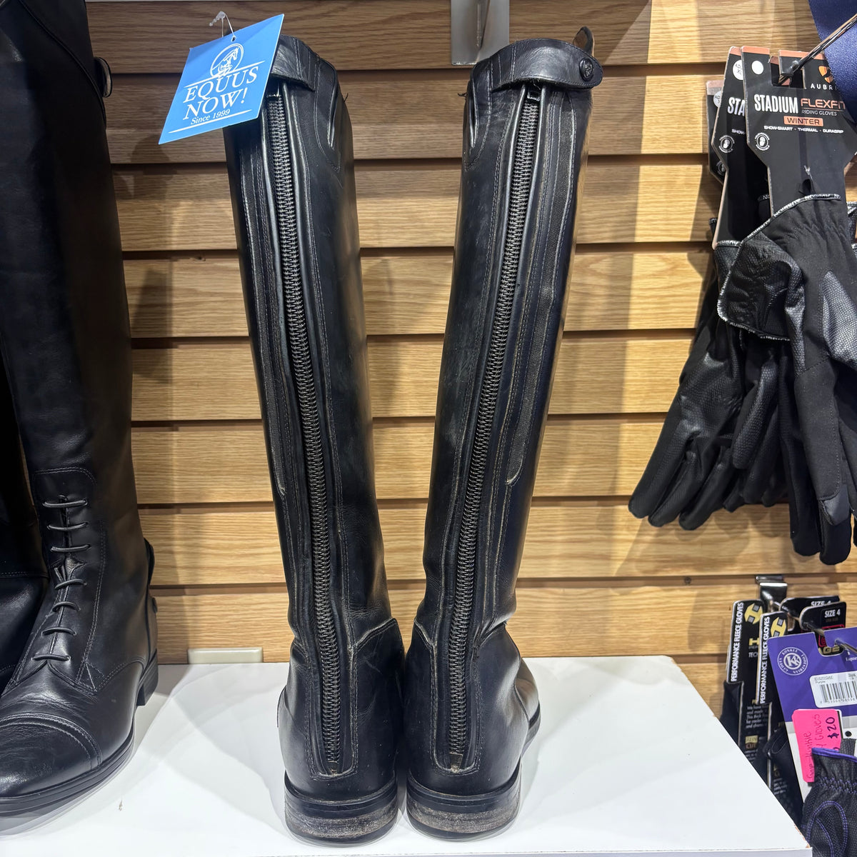 Used 8 Medium Full Ariat Dressage Boot