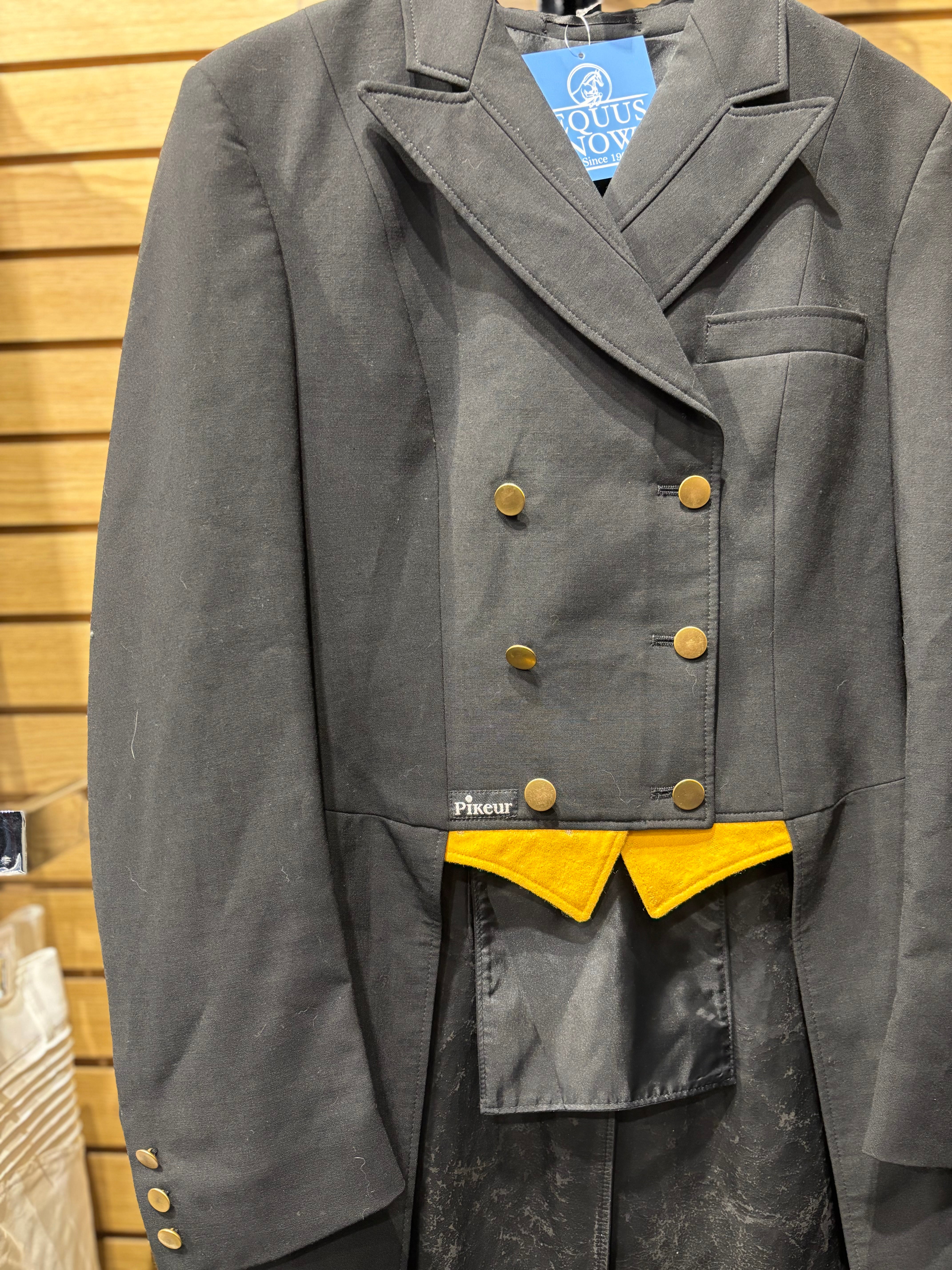 Used Pikeur 12L Black/Gold Shadbelly
