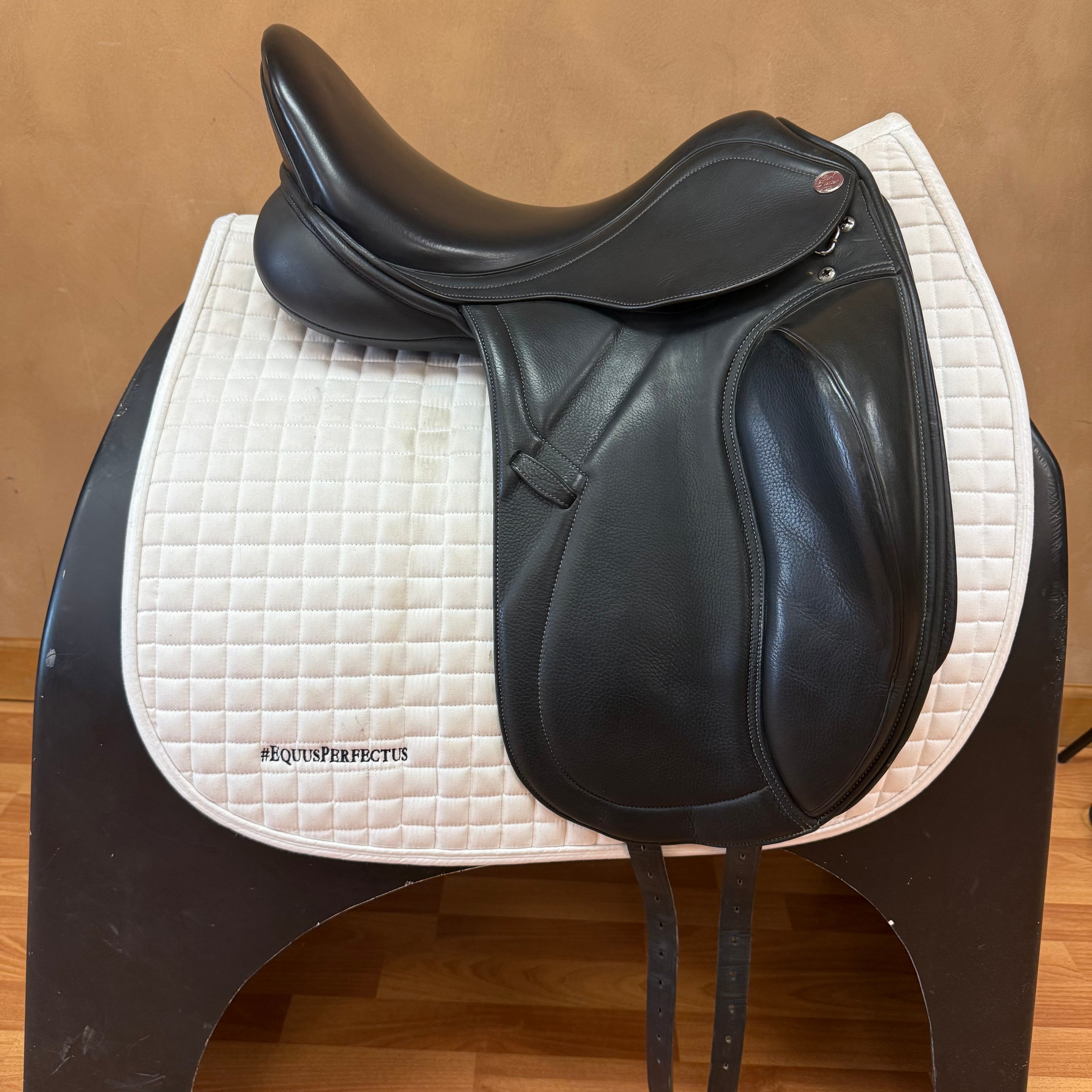 Used PDS Carl Hester Escapado Dressage Saddle 17.5" Extra Wide Tree