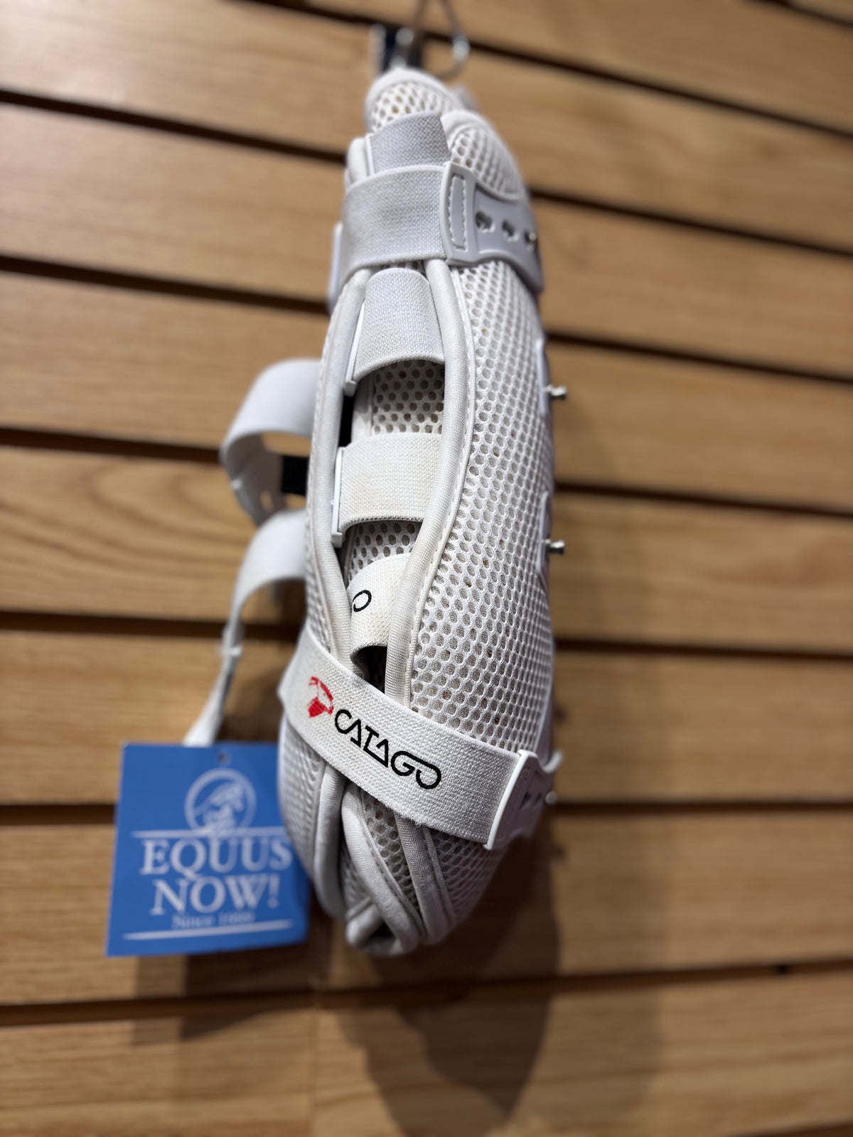 Used Catago XL White Brushing Boots
