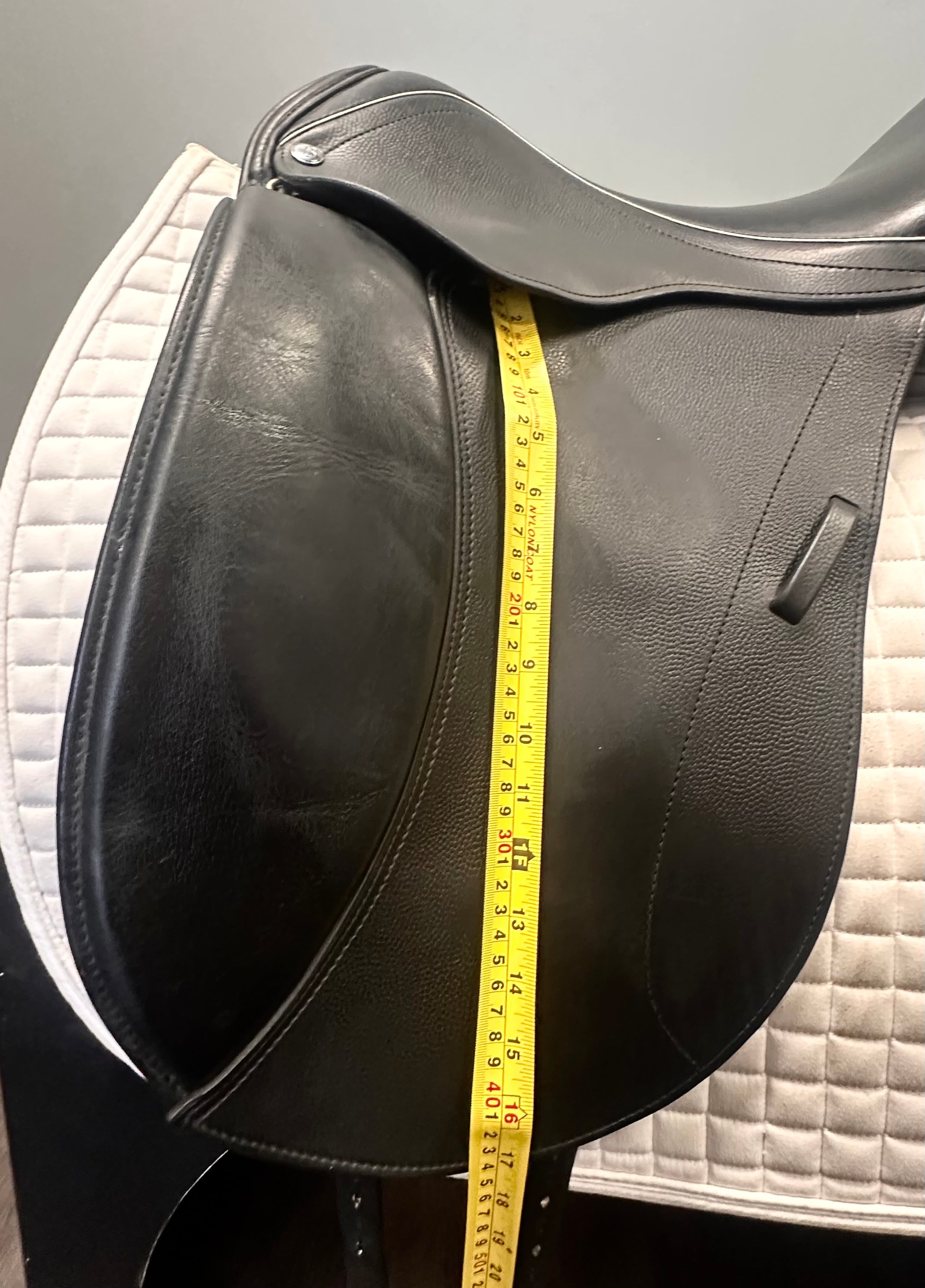 Used Borne Rebalance Dressage Saddle 17.5" Wide Tree
