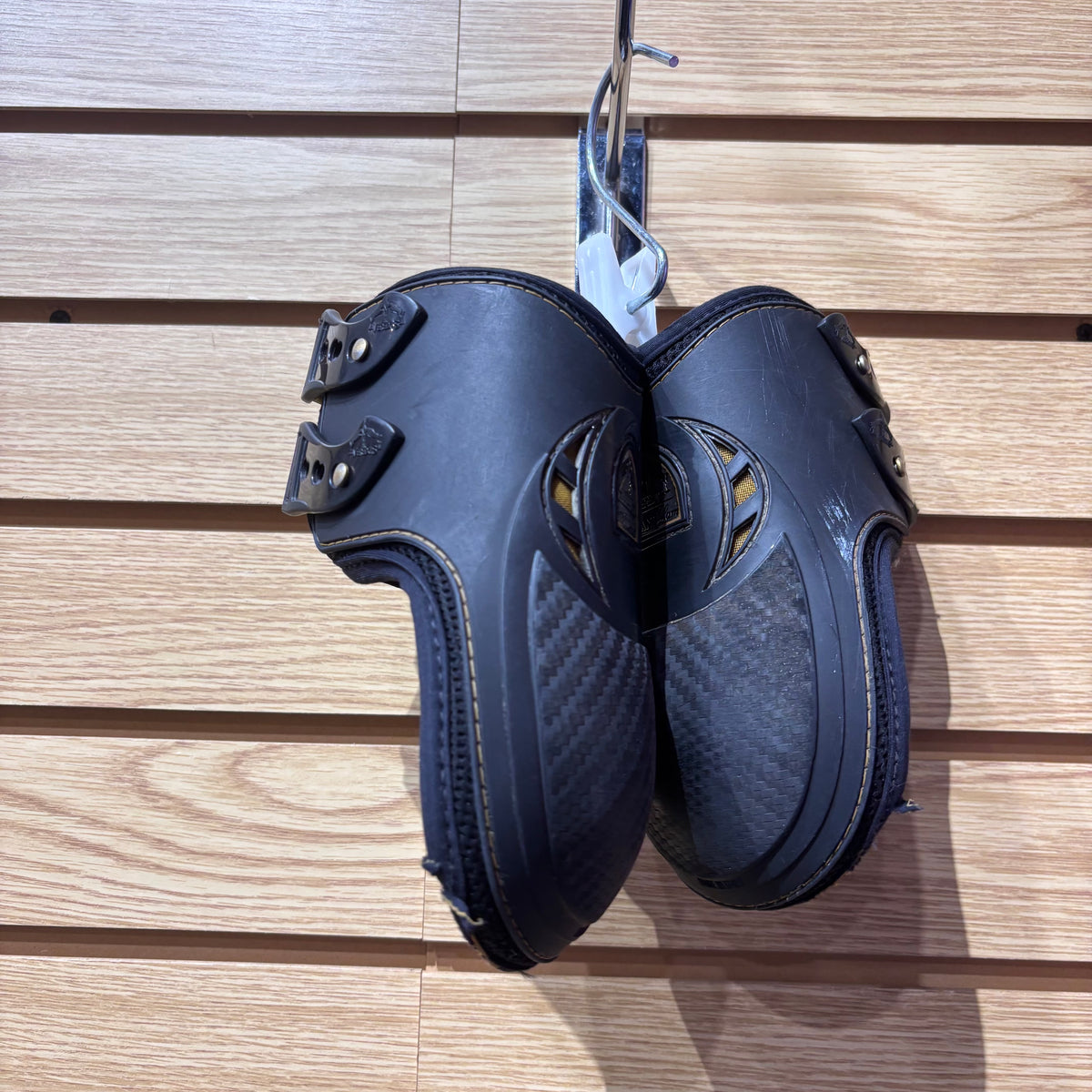 Used Medium Black Veredus Grand Slam Carbon Gel Gold Hind Boots