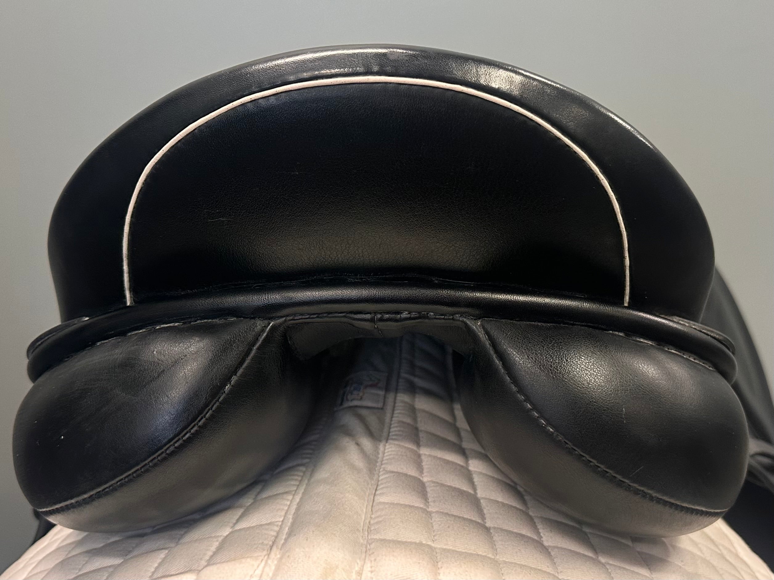 Used Borne Rebalance Dressage Saddle 17.5" Wide Tree