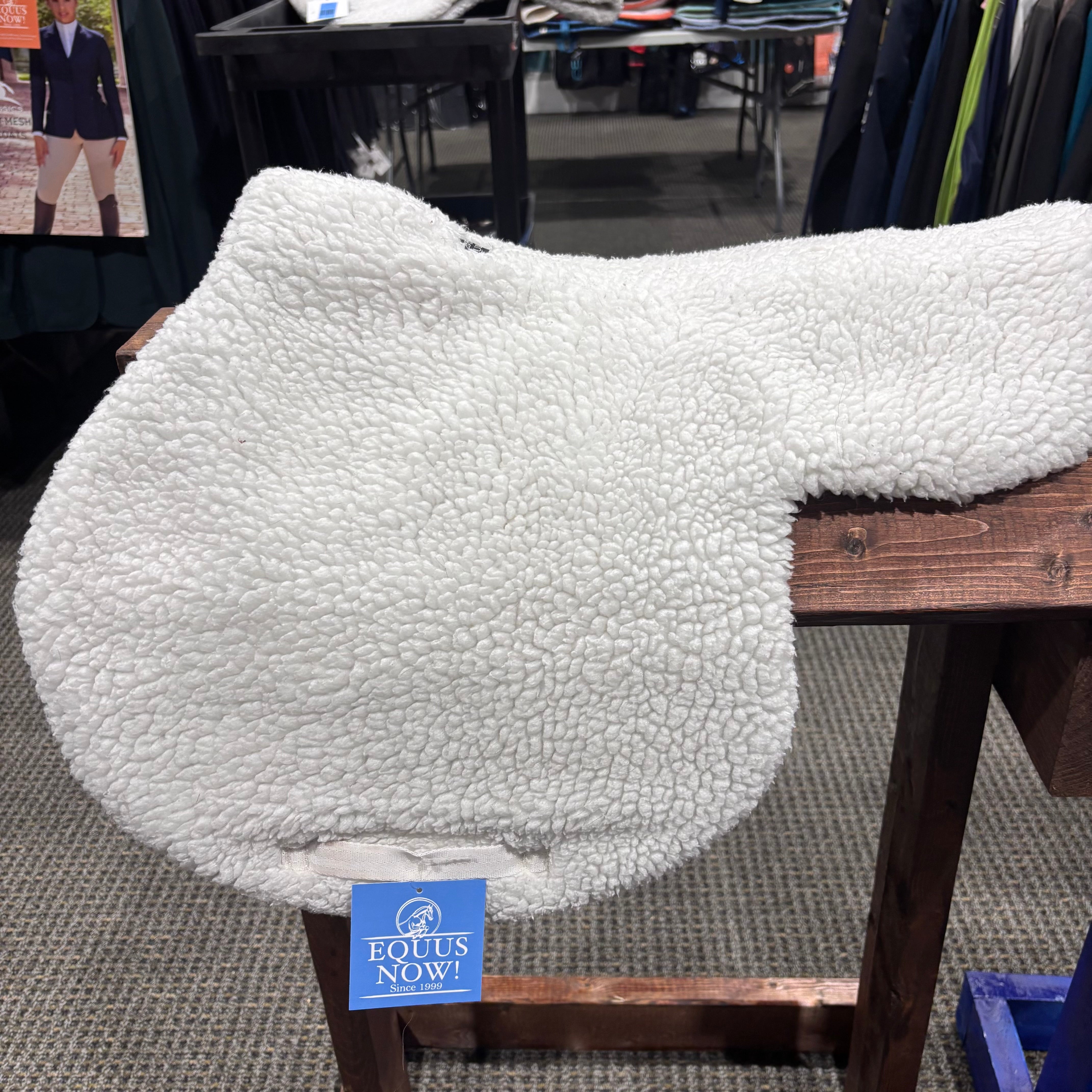 Used Equiline Fleece Shaped Pad White