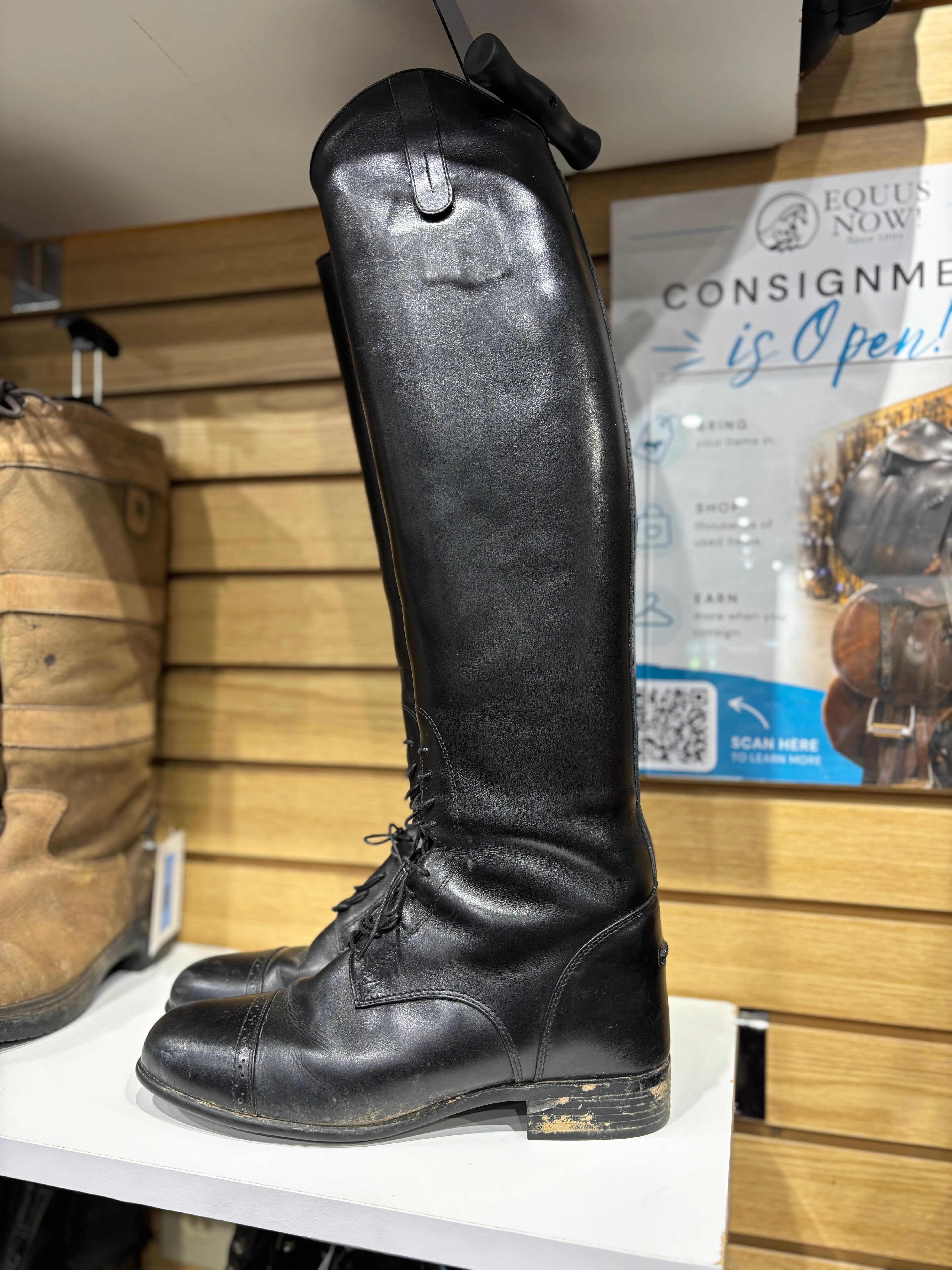 Used 9 Medium/Regular Black Ariat Crowne Pro Pull on Field Boots