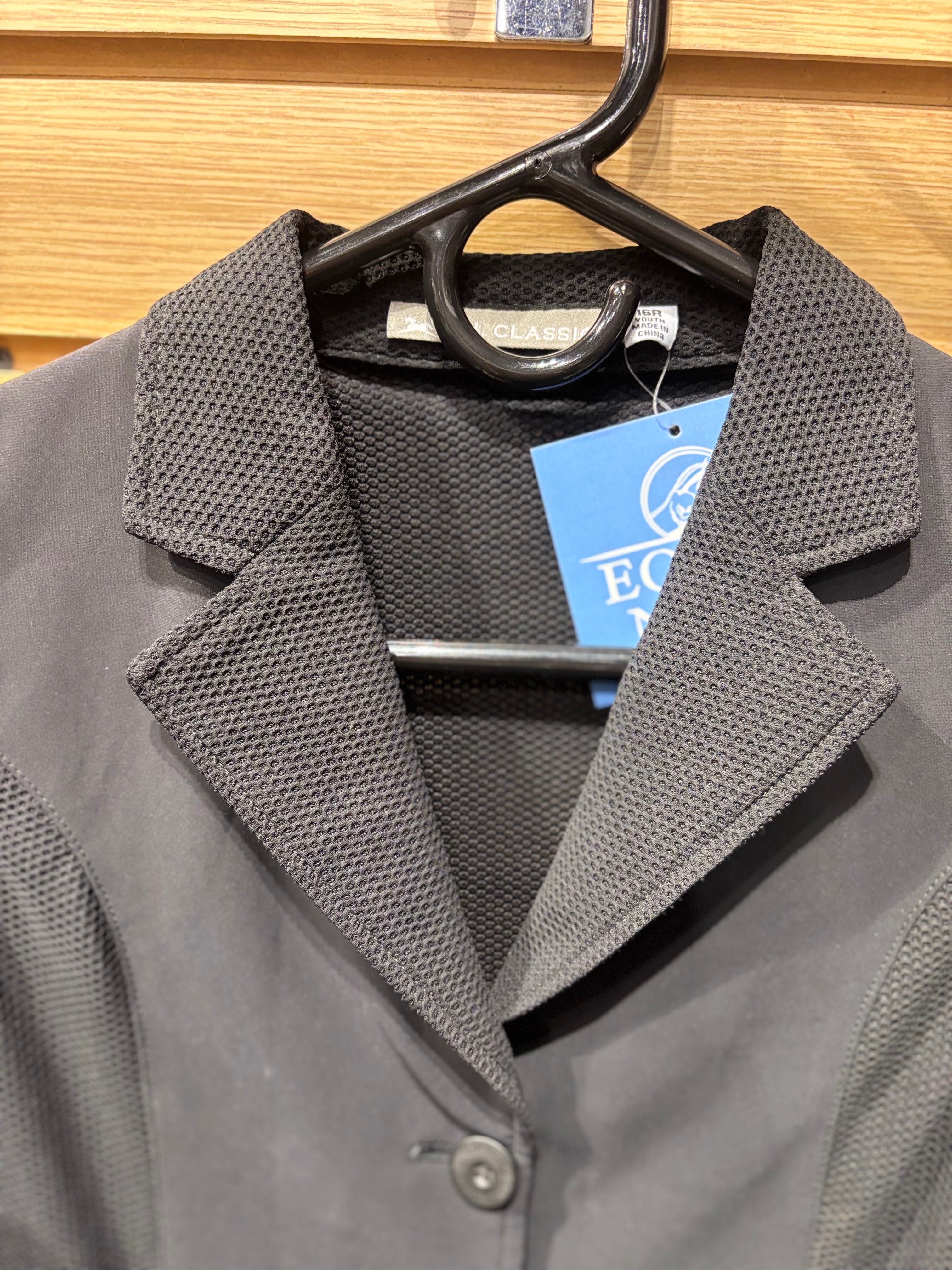 Used Youth 16R Black RJ Classics Harmony Mesh Show Coat