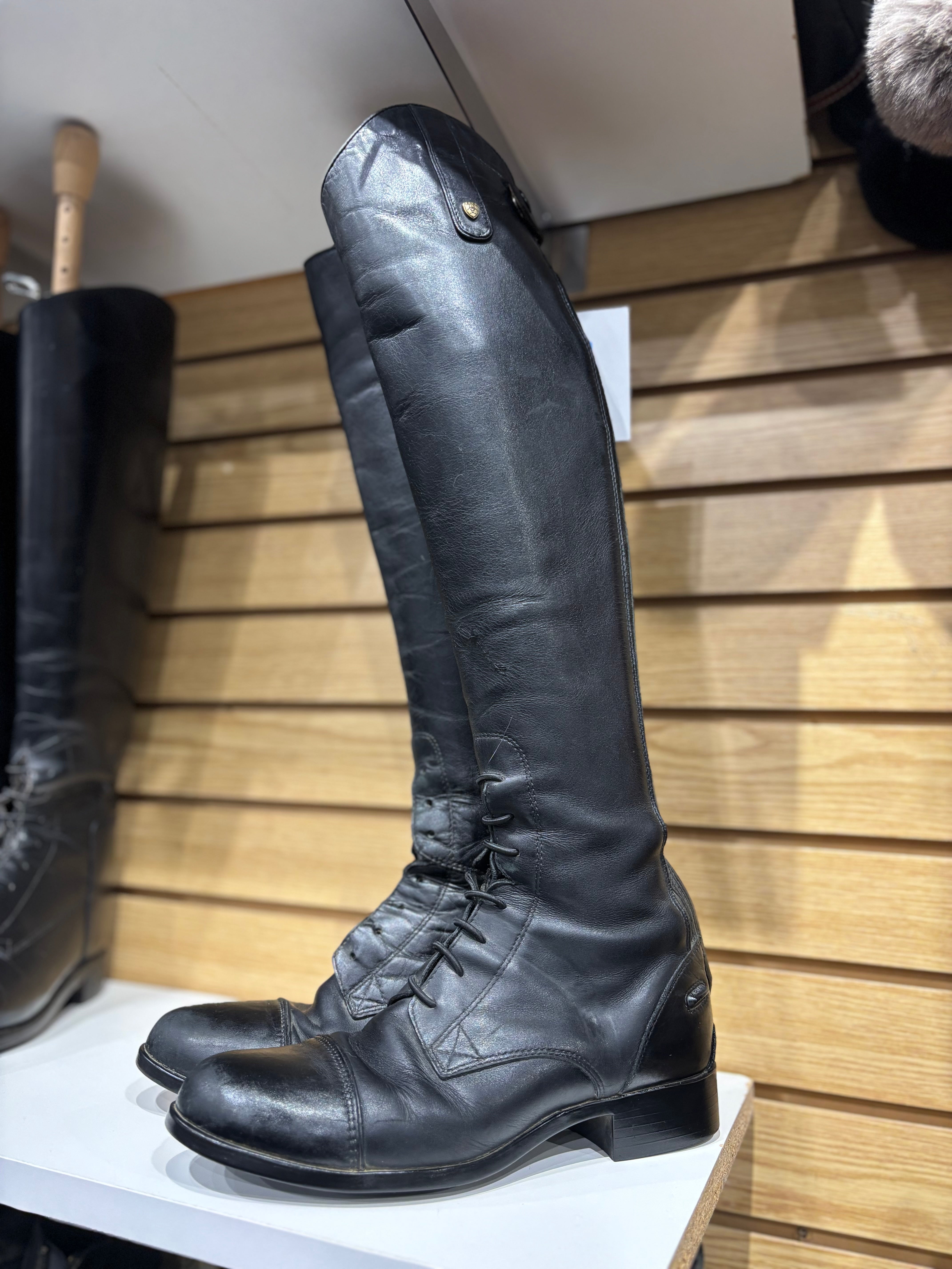 Used Ariat 8B Tall Height XS Calf Black Tall Boots