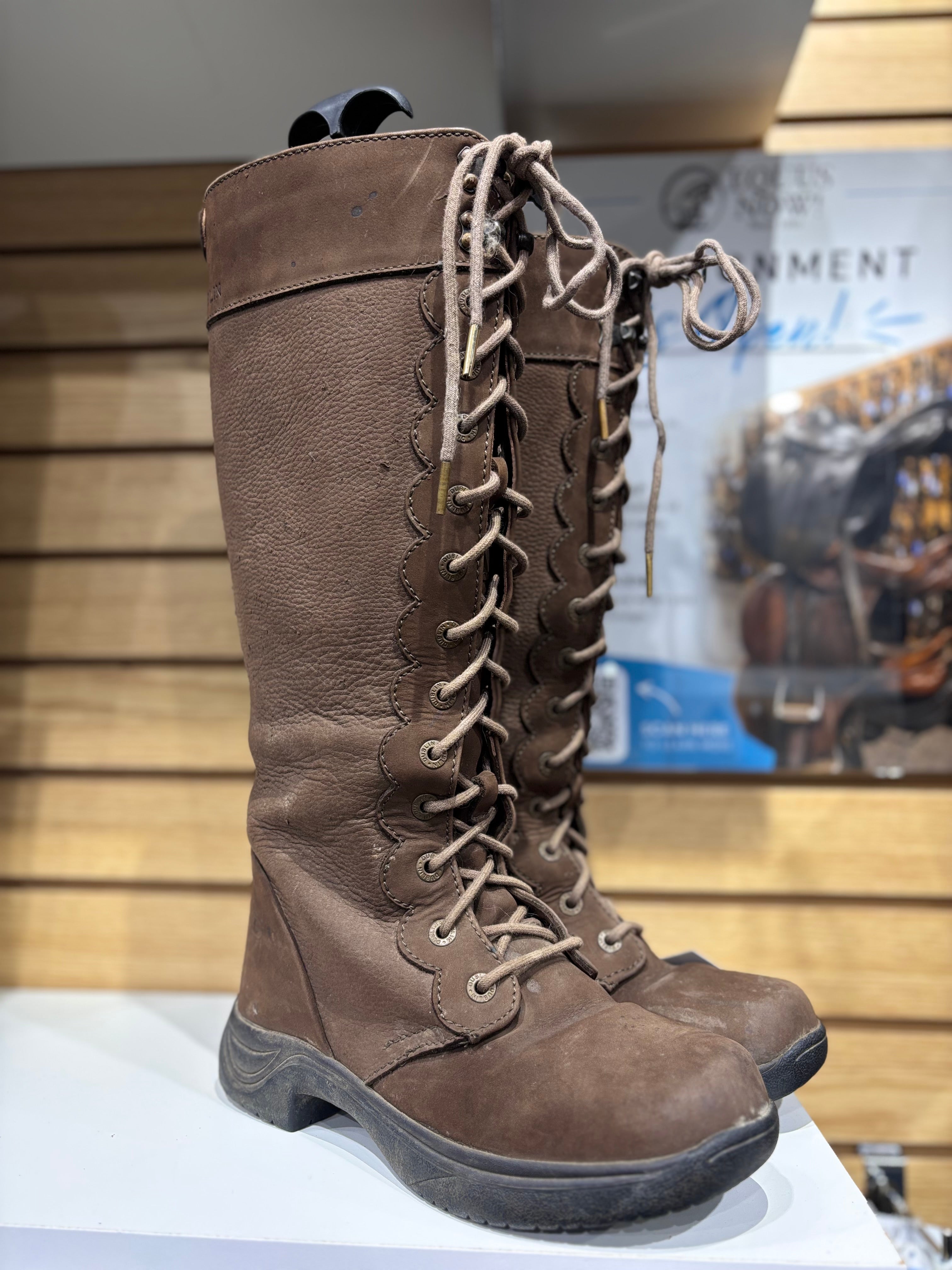 Used 9.5 Regular Calf Brown Dublin Country Boots