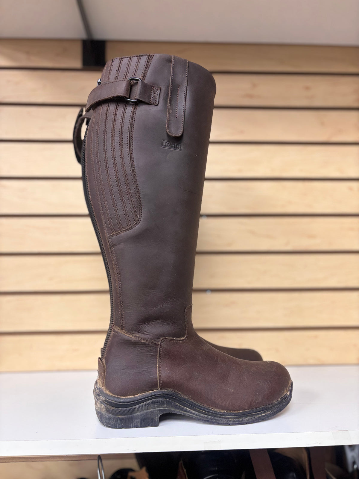 Used Toggi 7.5 Brown Barn Boot