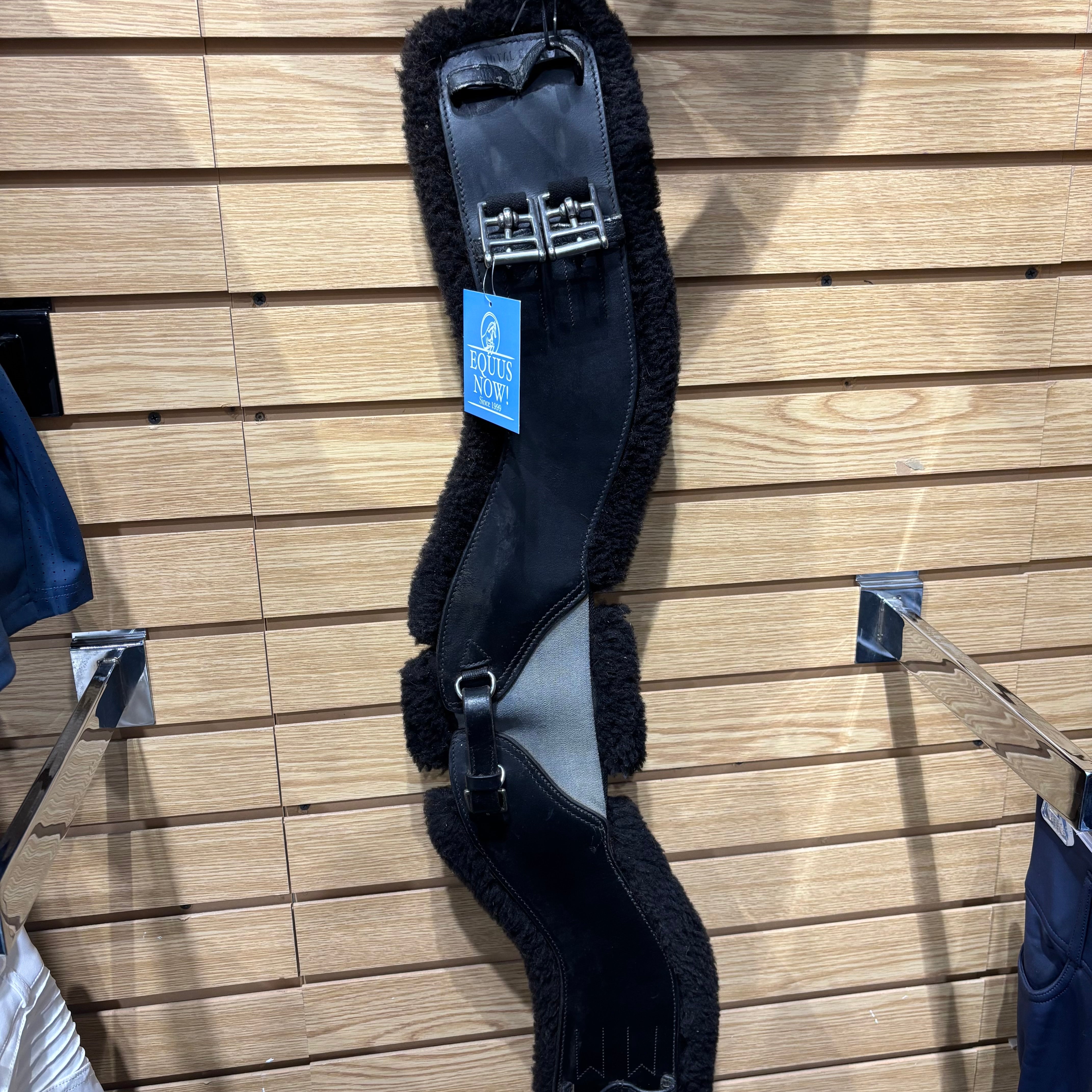 Used 30 Total Saddle Fit Sheepskin Dressage Girth