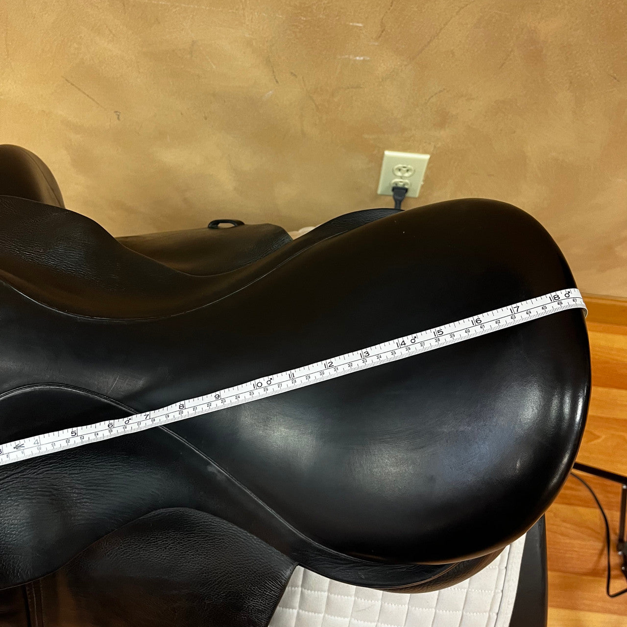 Used Trilogy Debbie McDonald Dressage Saddle 18.5" Medium Wide - sku to order - 5003786