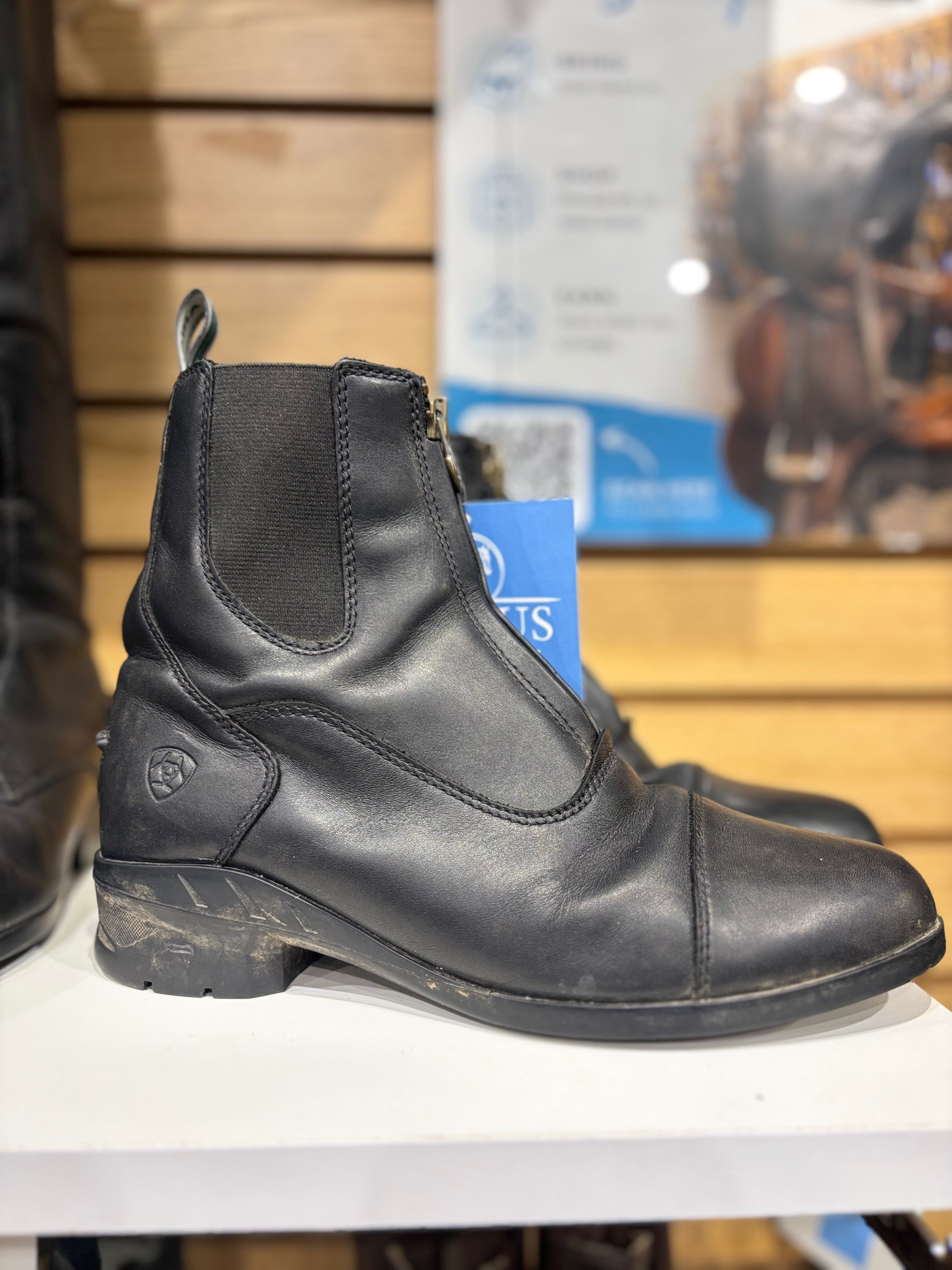 Used 7.5 Black Ariat Heritage Paddock Boots