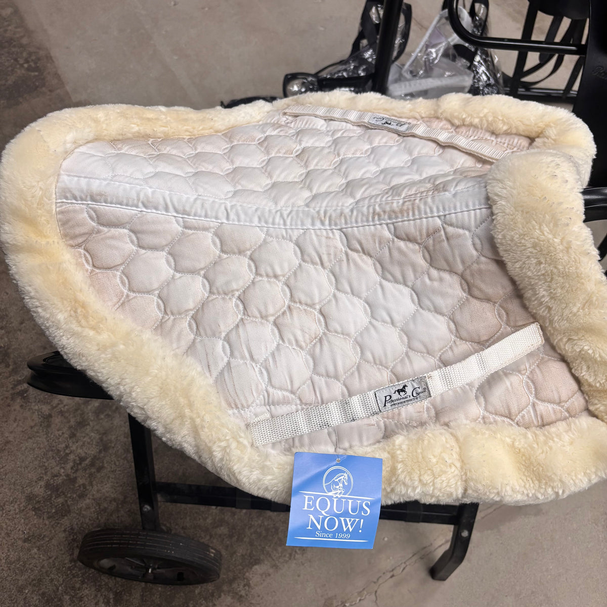 Used Large White Professional's Choice Lined Half Pad