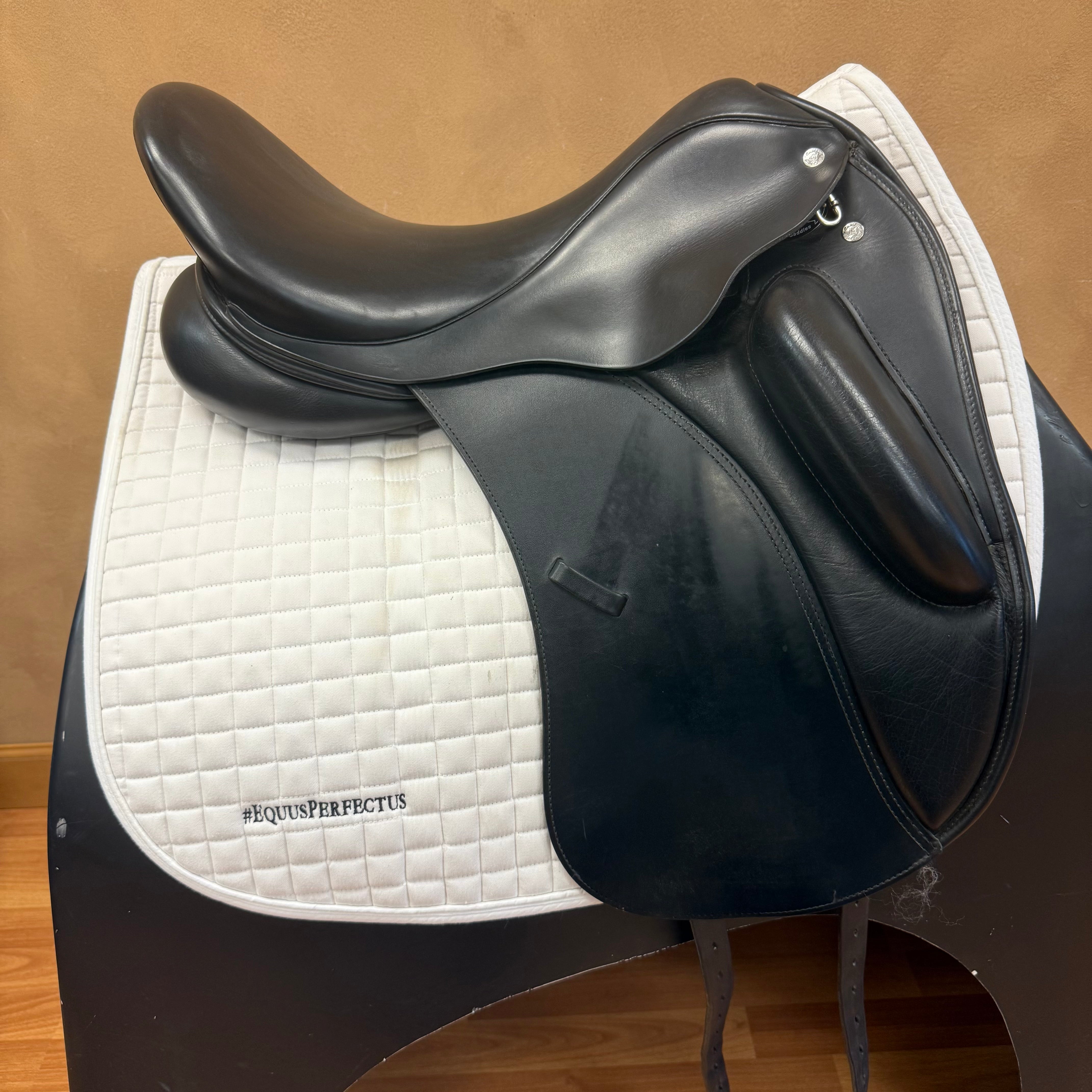 Used Custom Saddlery Wolfgang Solo Dressage Saddle 17" Medium Wide Tree