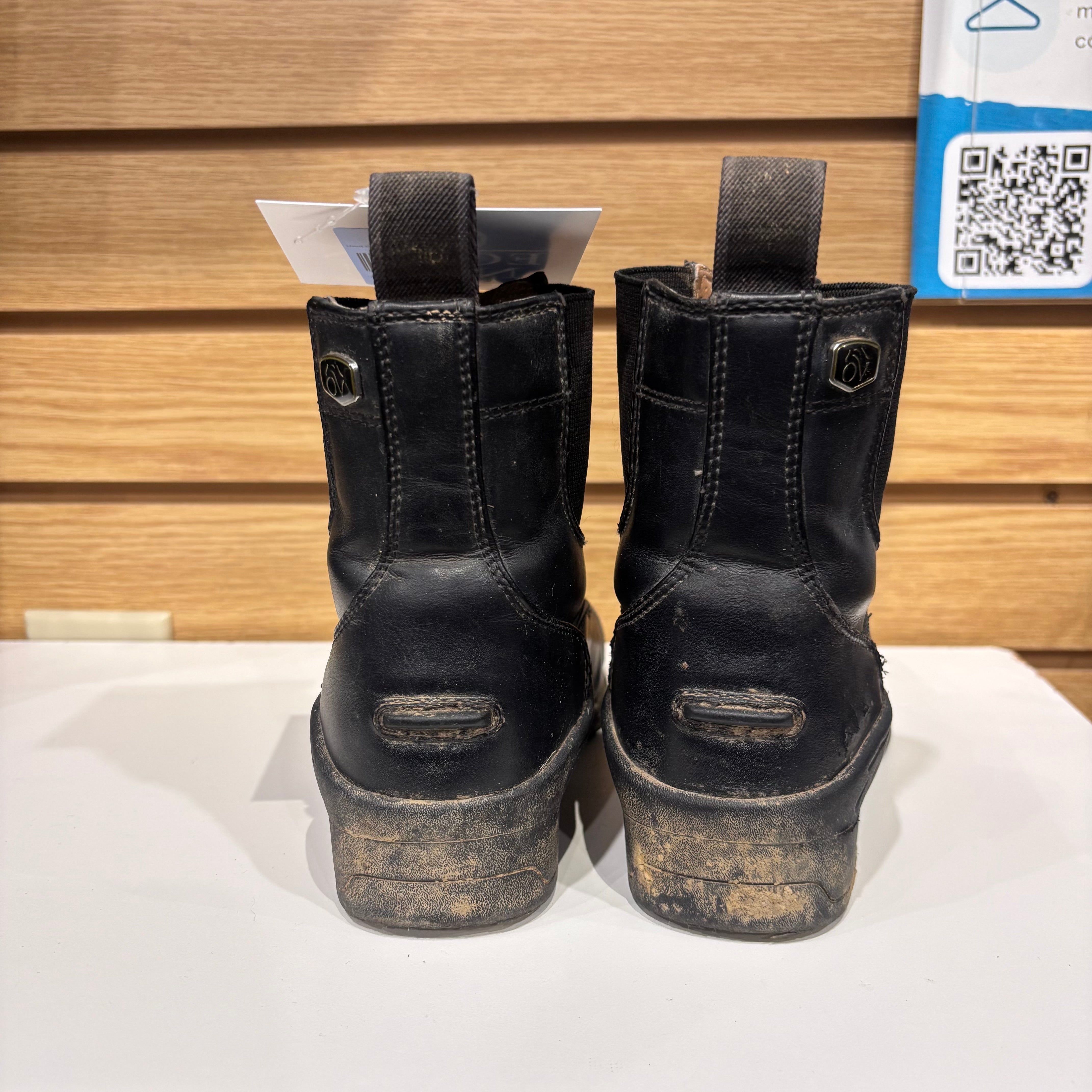 Used Ovation Kids Size 1 Paddock Boots Black