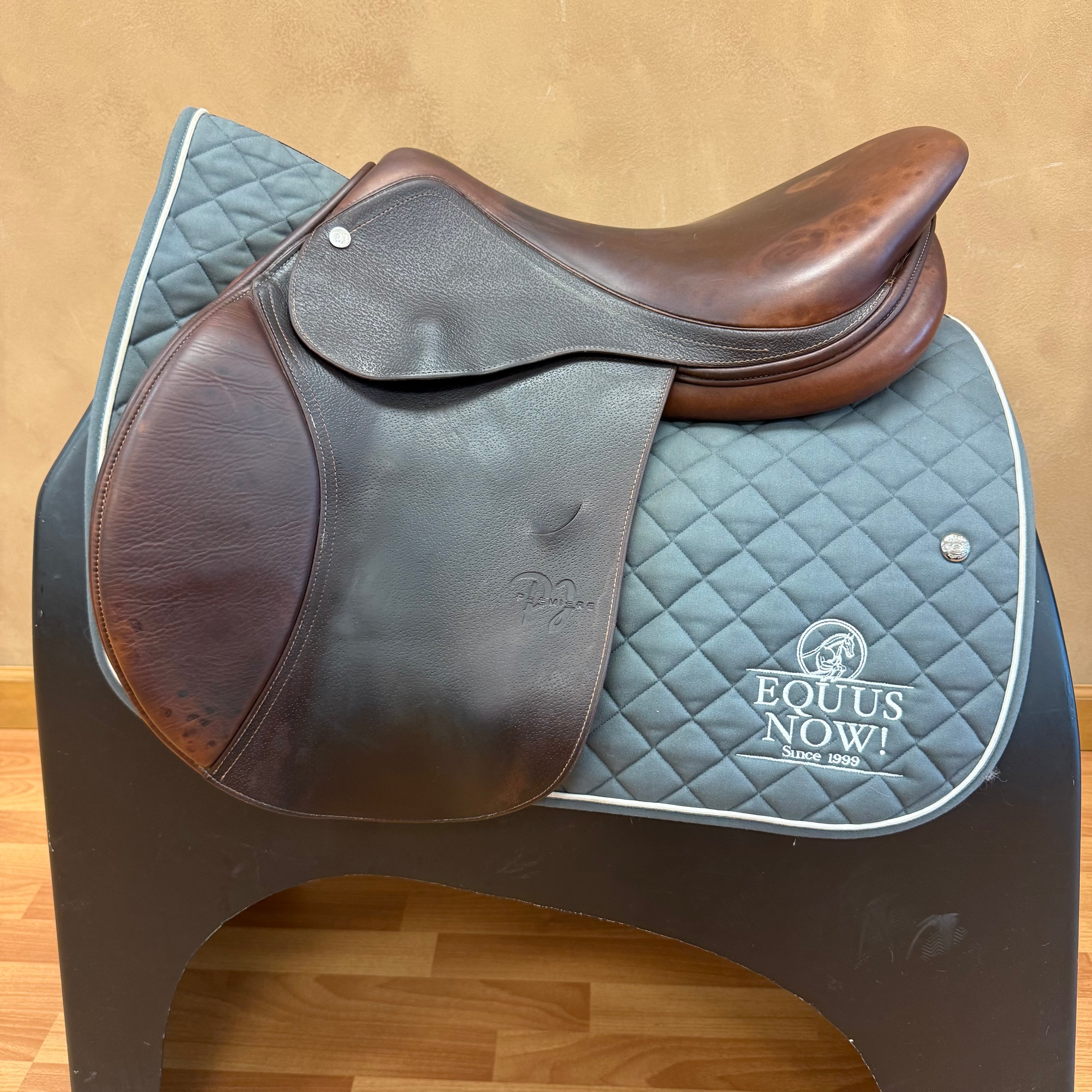 Used PJ Premier Jump Saddle 18" Medium Tree