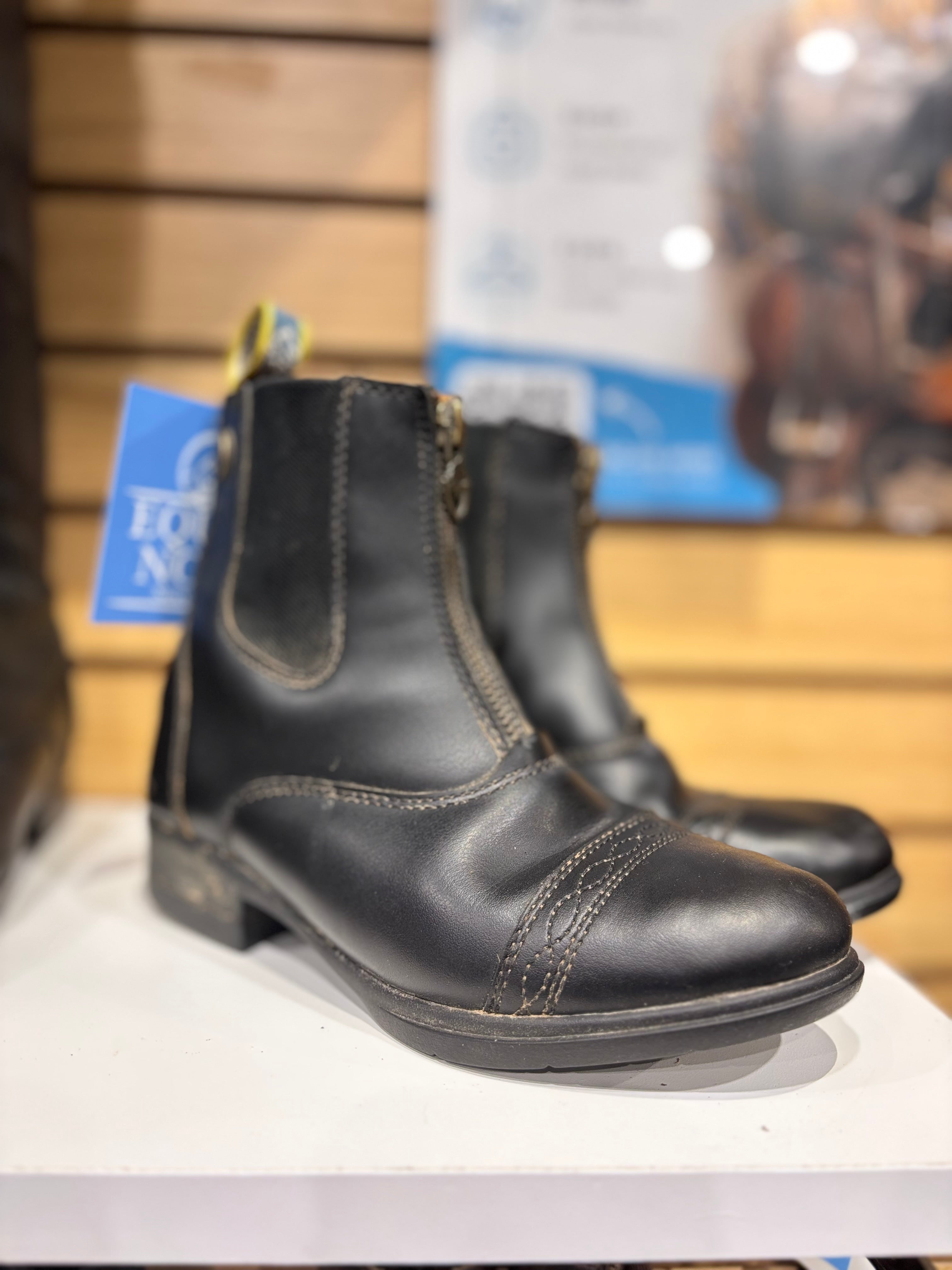 Used Youth 3 Black Moretta Paddock Boots