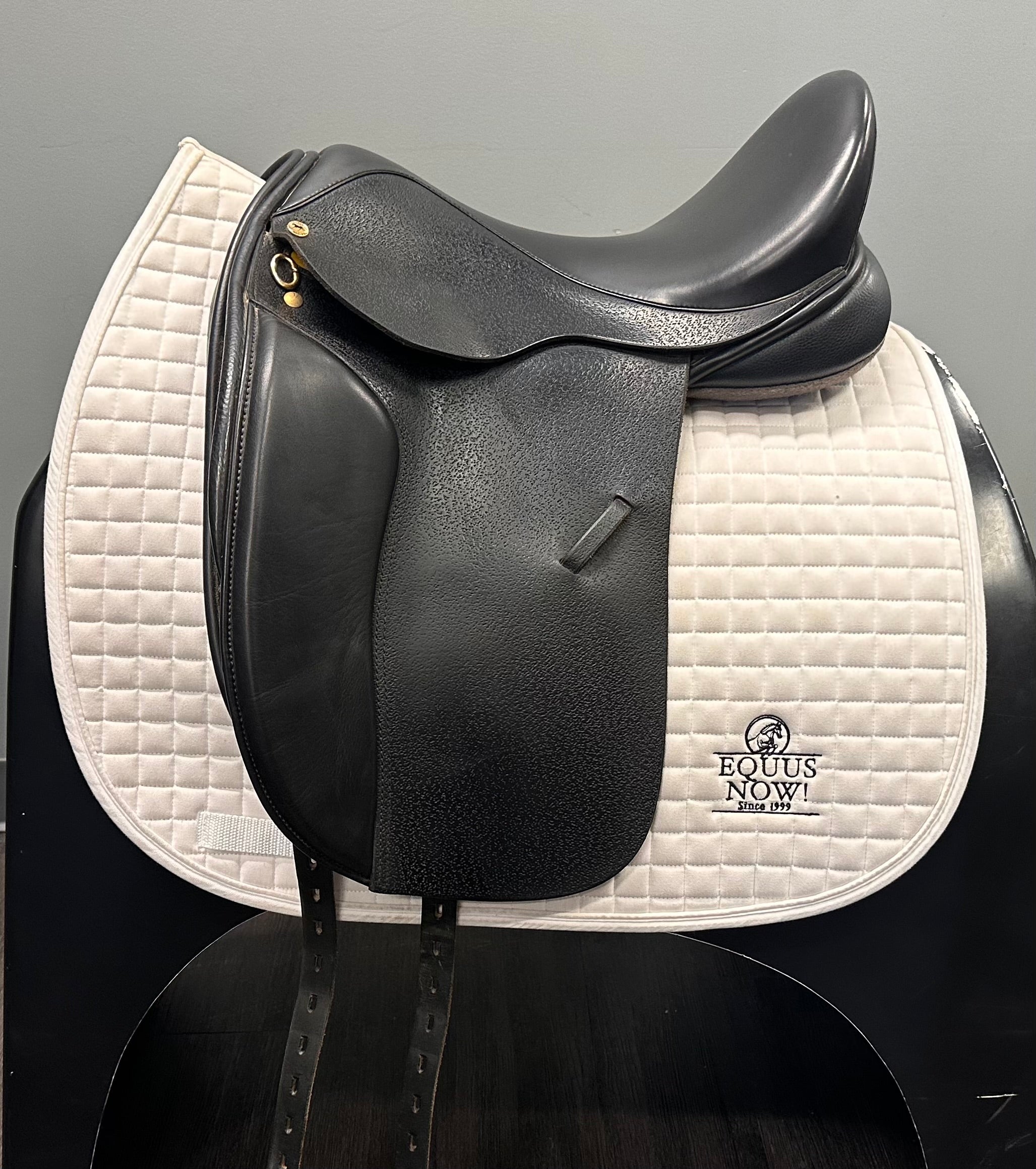 Used Black Country Dressage Saddle 17.5 Wide Tree