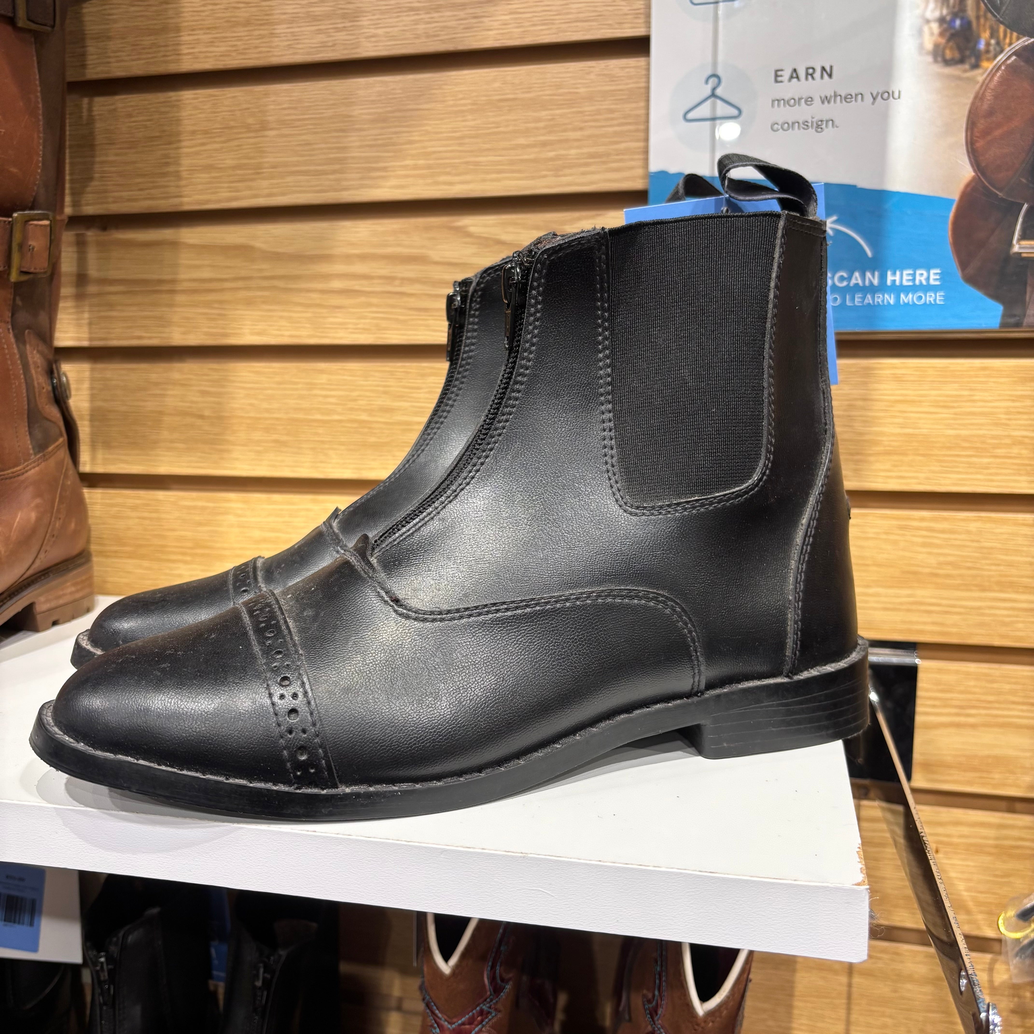 Used 10.5 Black Equistar Paddock Boots