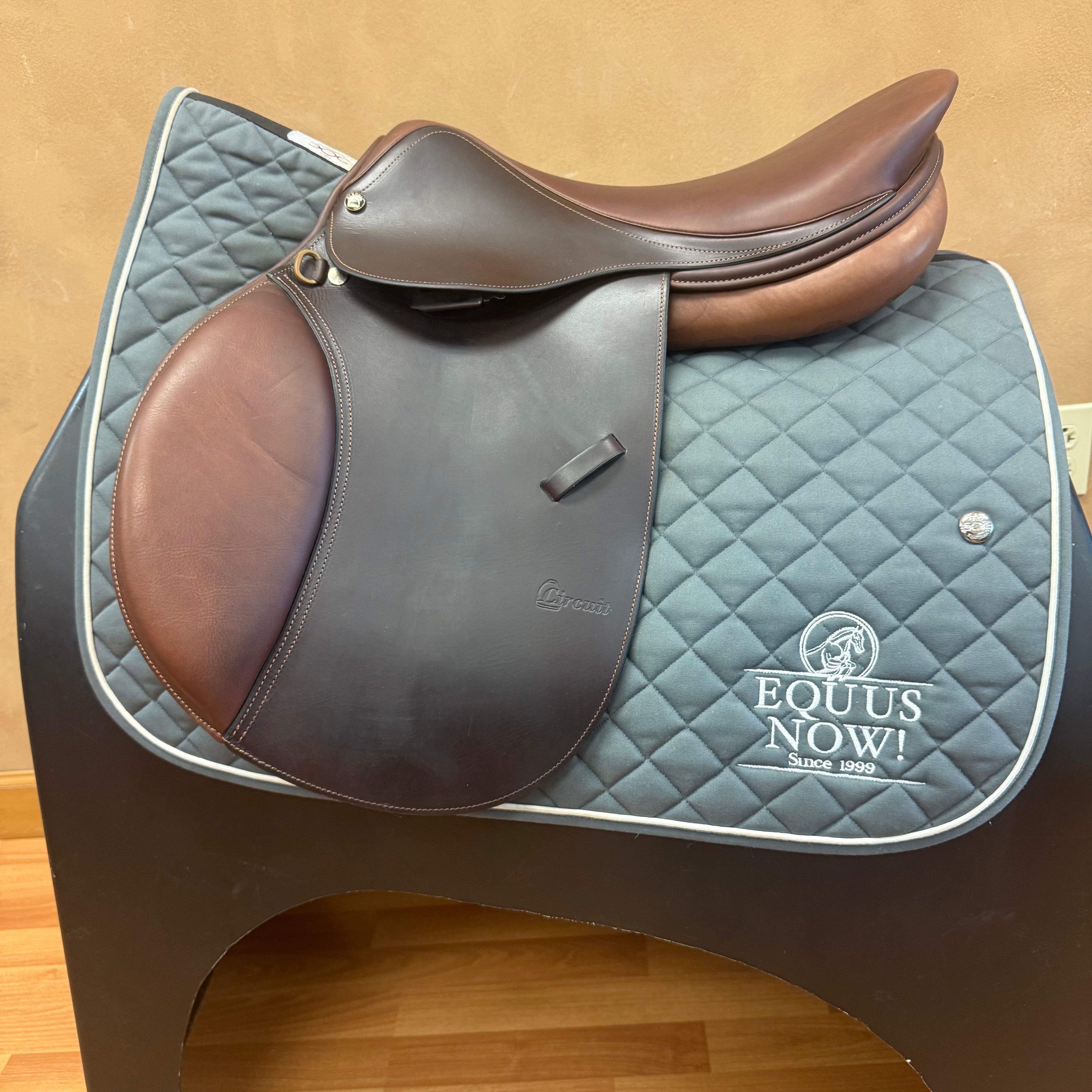 Used Circuit Jump Saddle 17" Medium Wide Tree