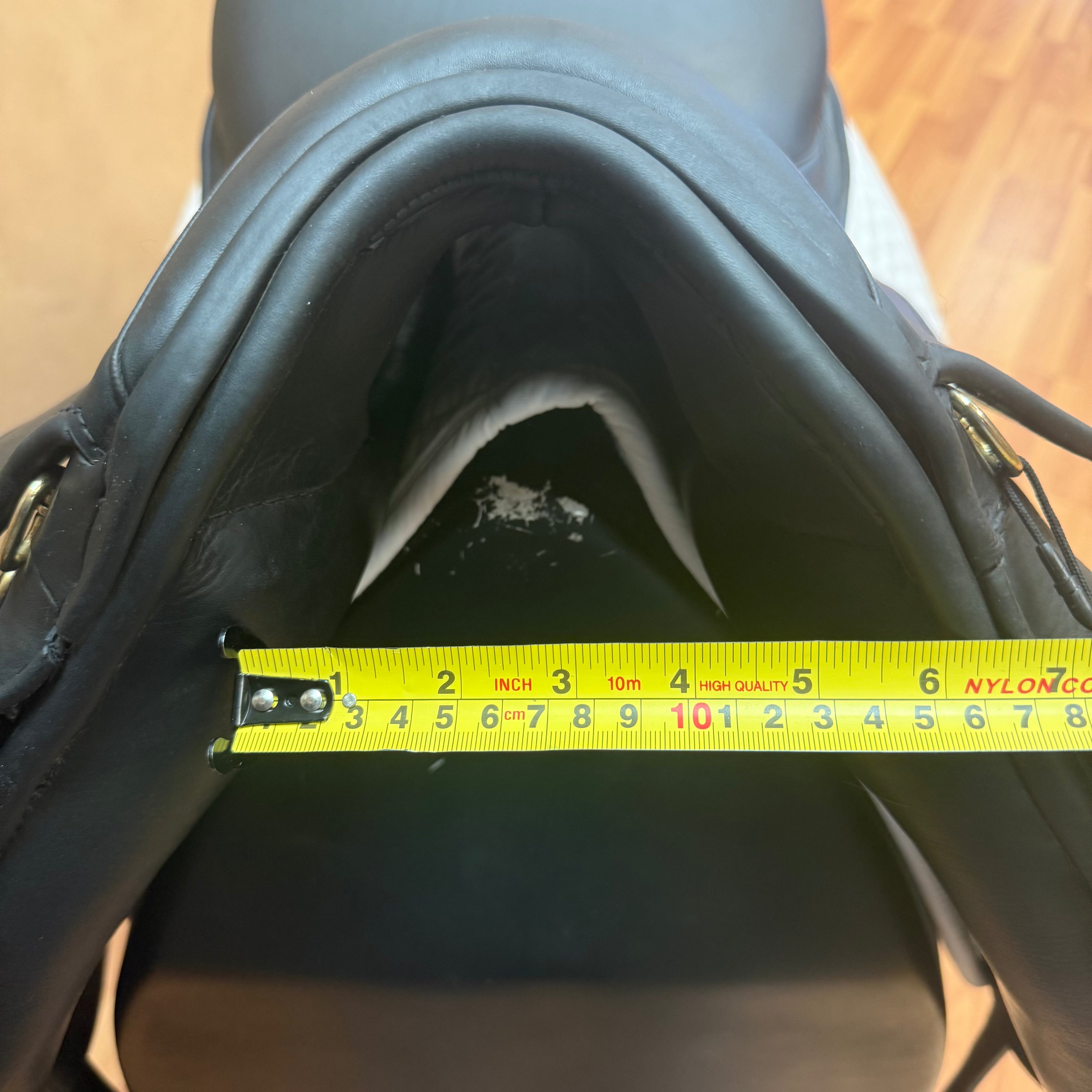 Used M Toulouse Aachen Dressage Saddle 17.5" Medium Tree