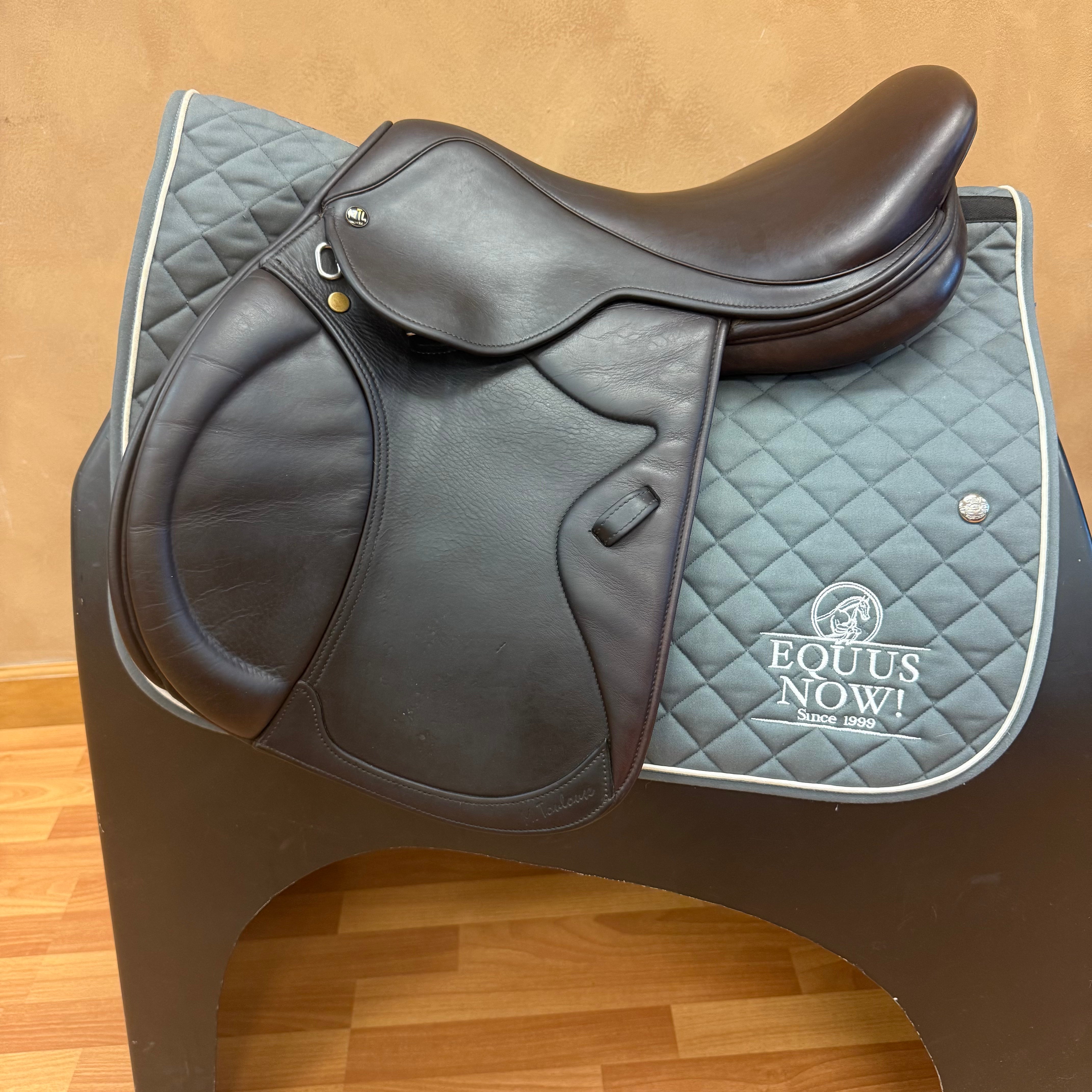 Used M Toulouse Premia Jump Saddle 17.5" Medium Tree