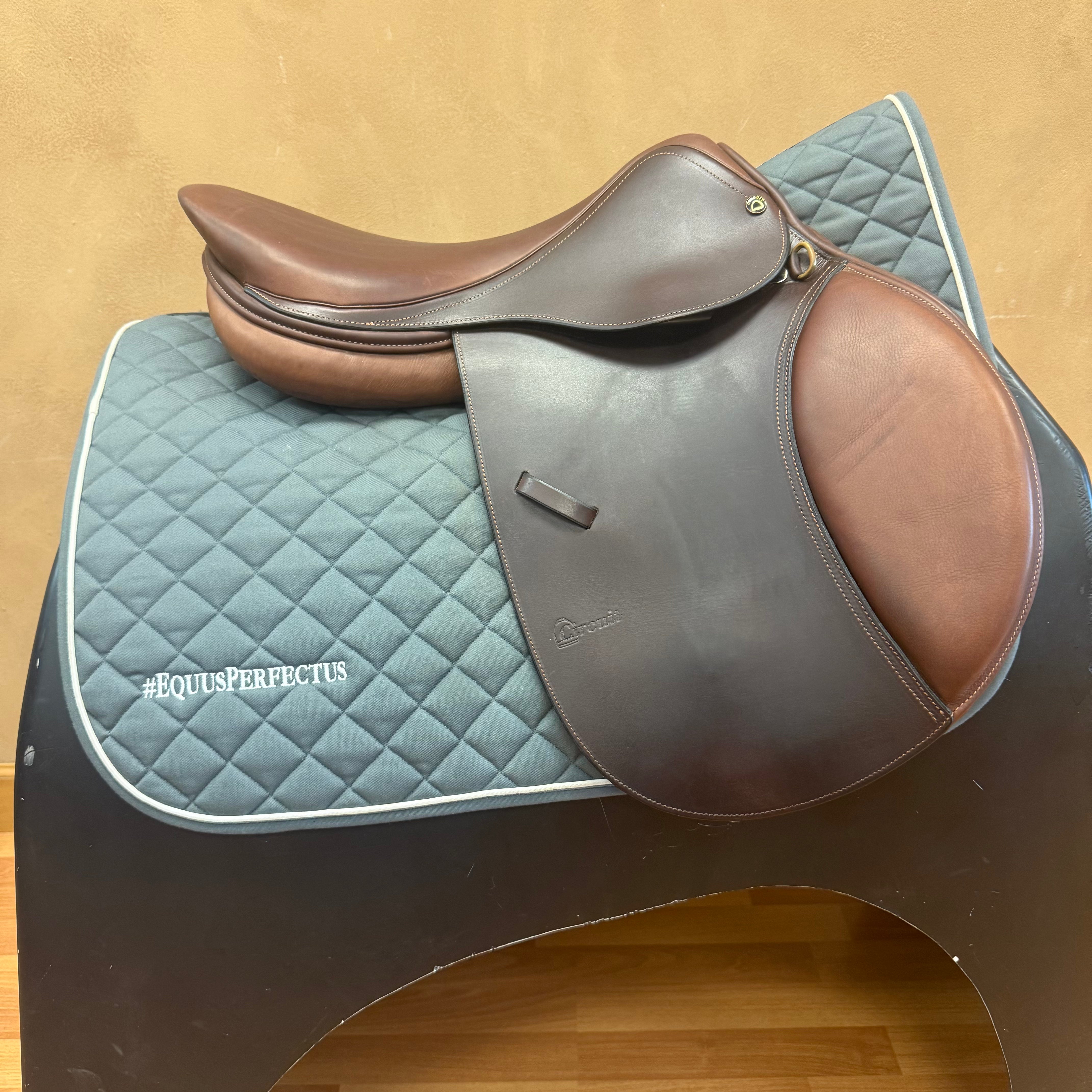 Used Circuit Jump Saddle 17" Medium Wide Tree