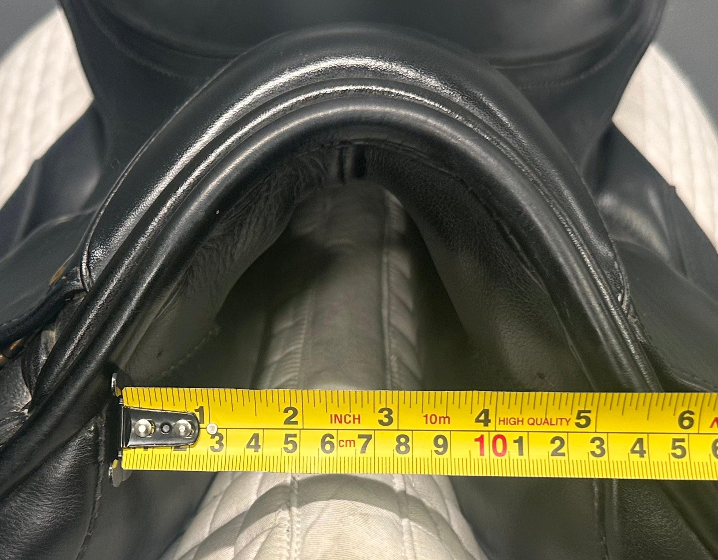 Used Black Country Vinici Dressage Saddle 18" Wide Tree