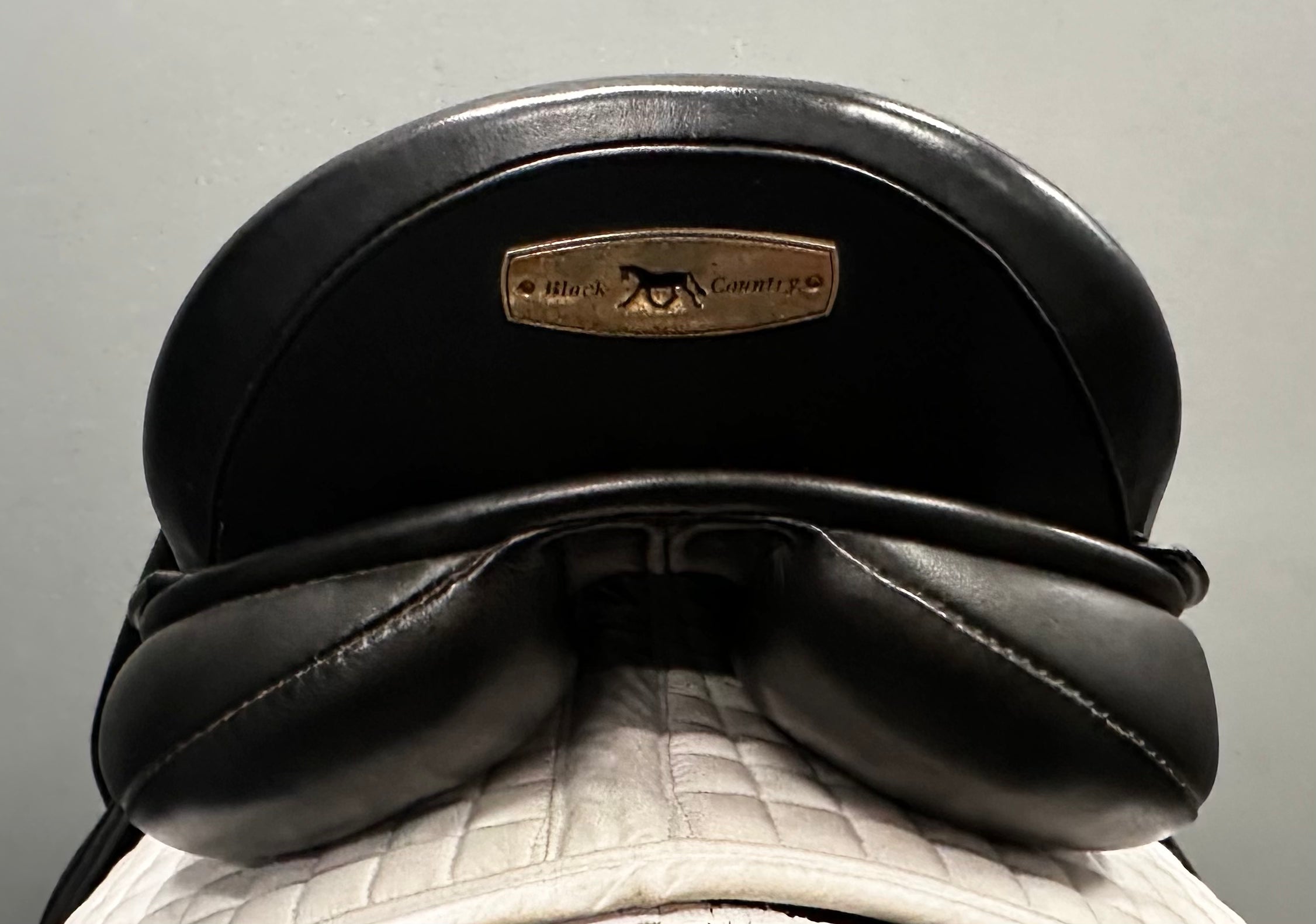 Used Black Country Vinici Dressage Saddle 18" Wide Tree