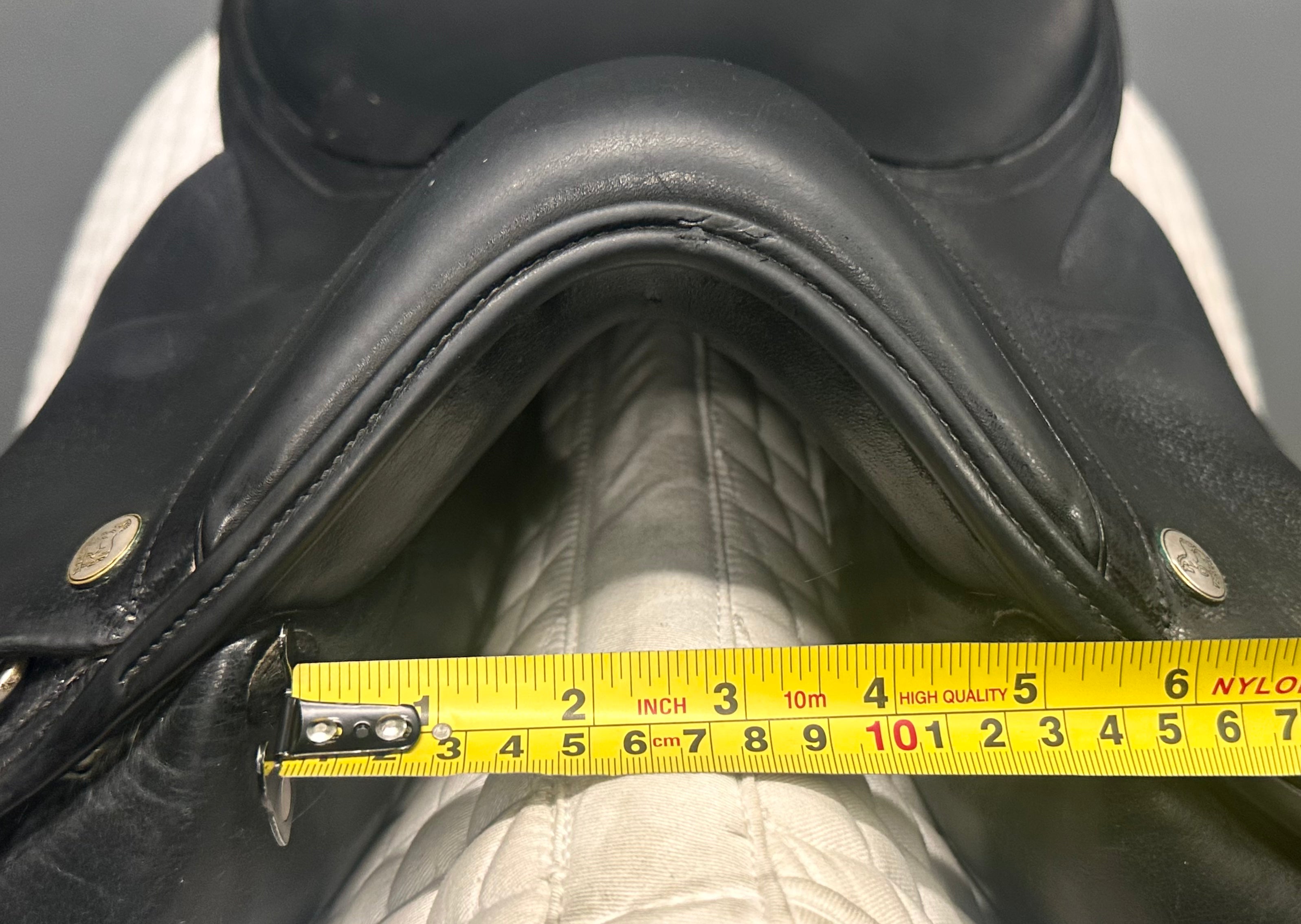 Used Verhan Odyssey Dressage Saddle 18" Wide Tree