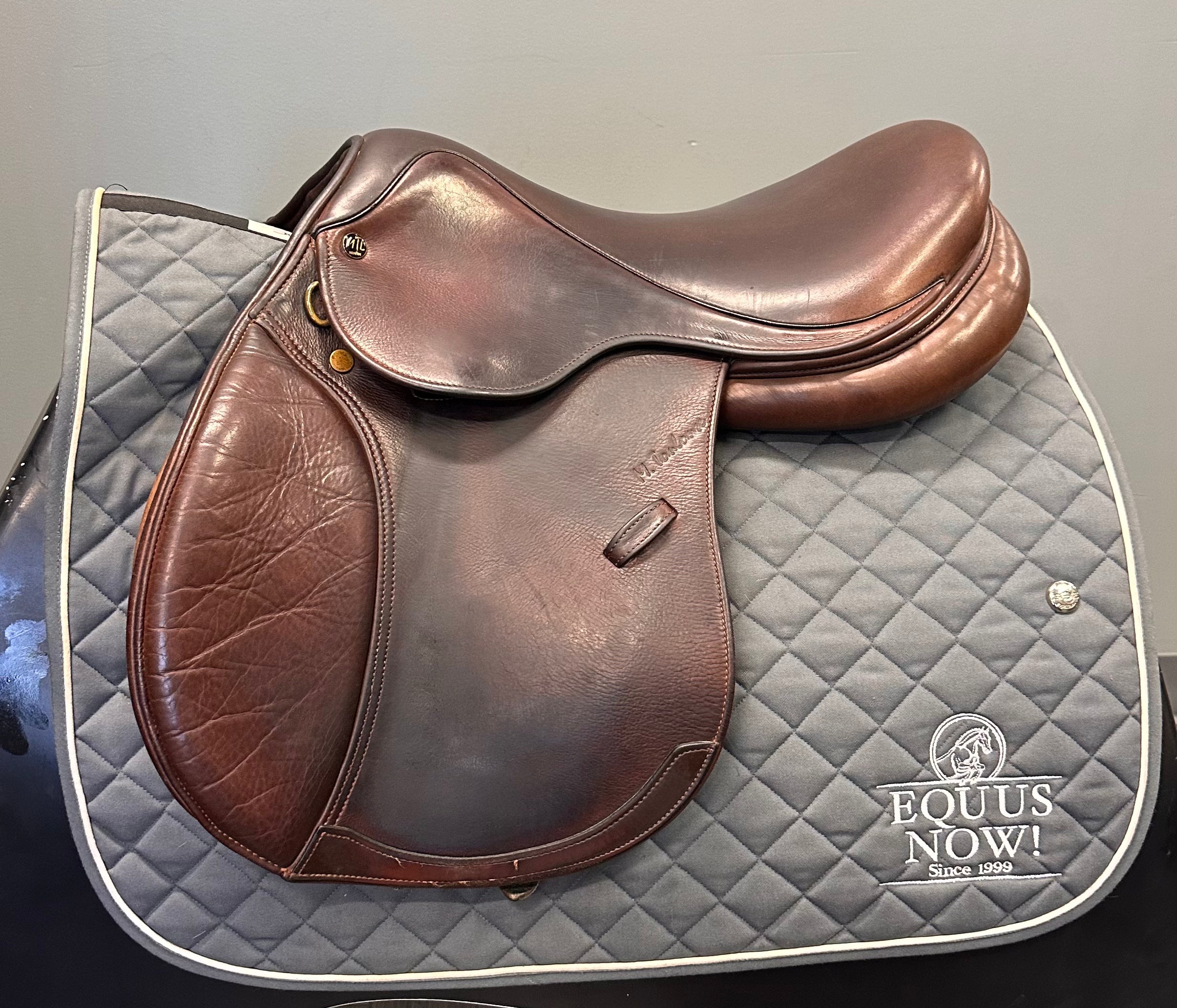 Used M Toulouse Annice Jump Saddle 17" Medium Wide Gullet