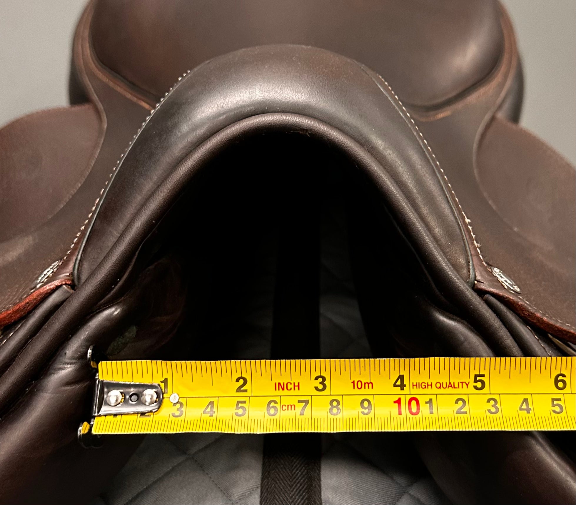 Used Devoucoux Oldara Jump Saddle 18.5" Medium Tree