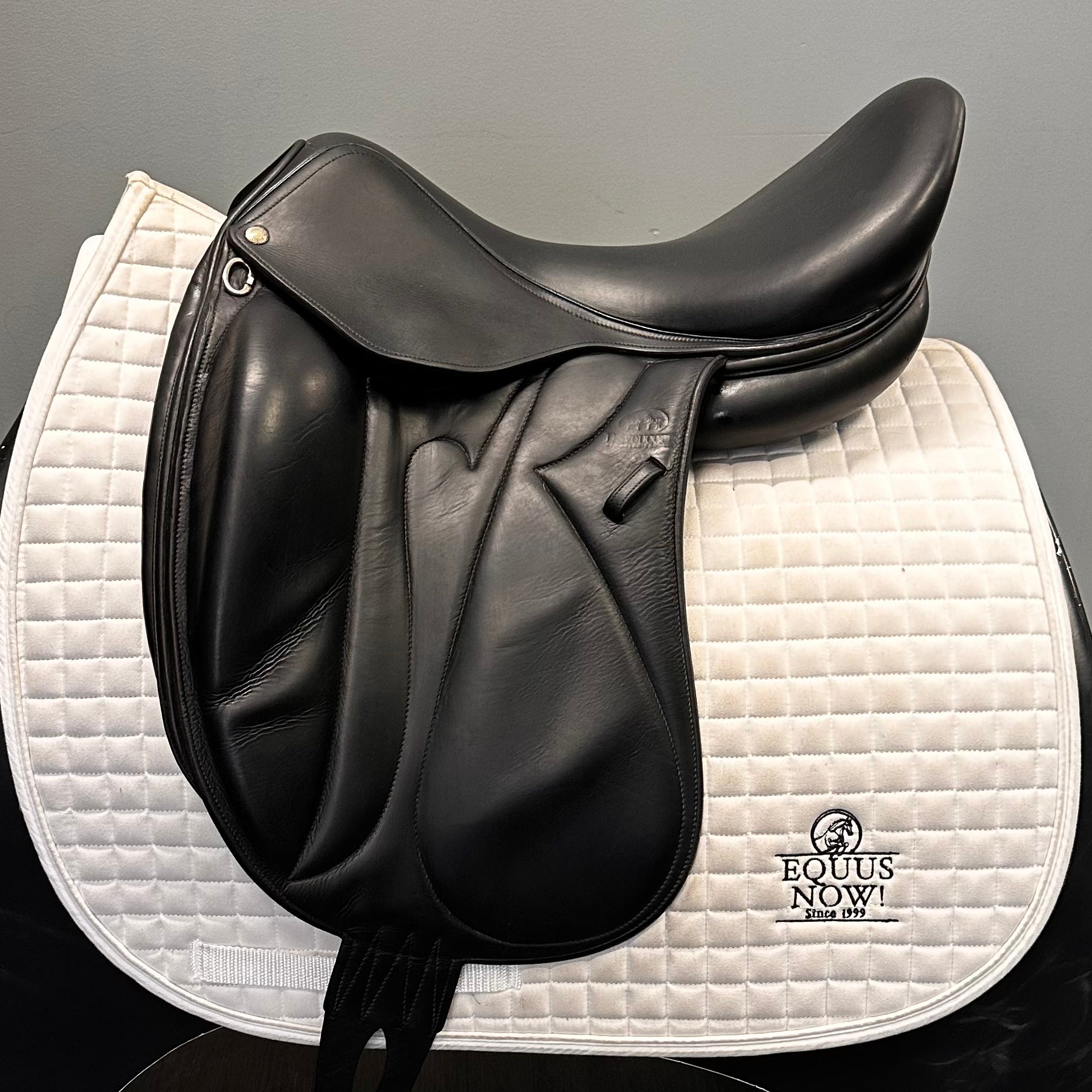 Used Devoucoux Dressage Saddle 18" Medium Tree