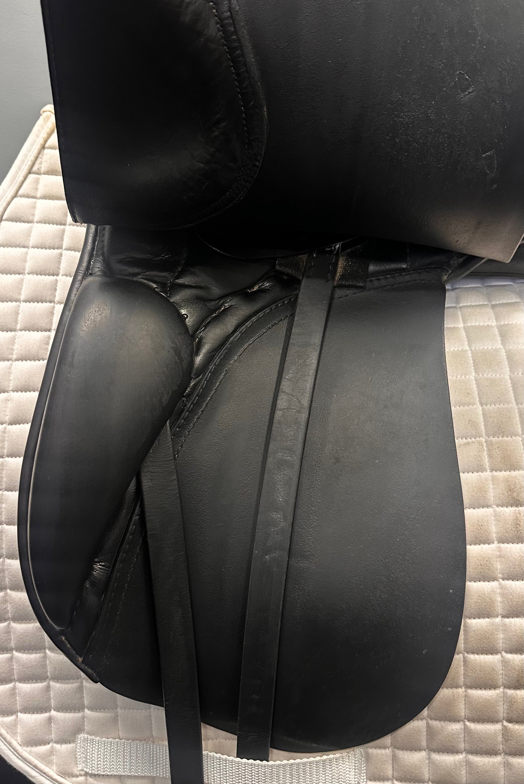 Used Passier Dressage Saddle 17.5" Medium Wide Tree