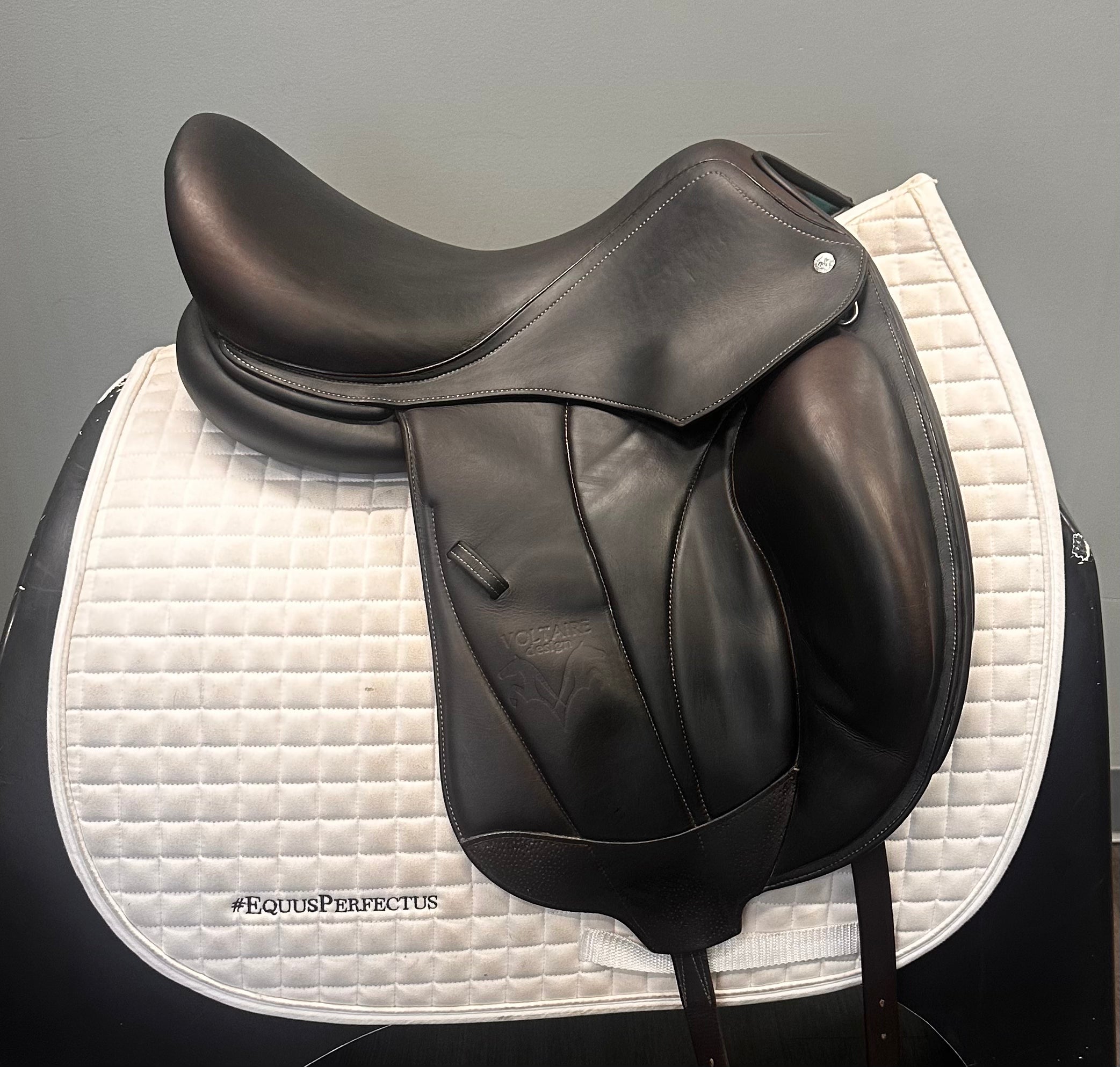 Used Voltaire Adelaide Dressage Saddle 17" Medium Wide Tree