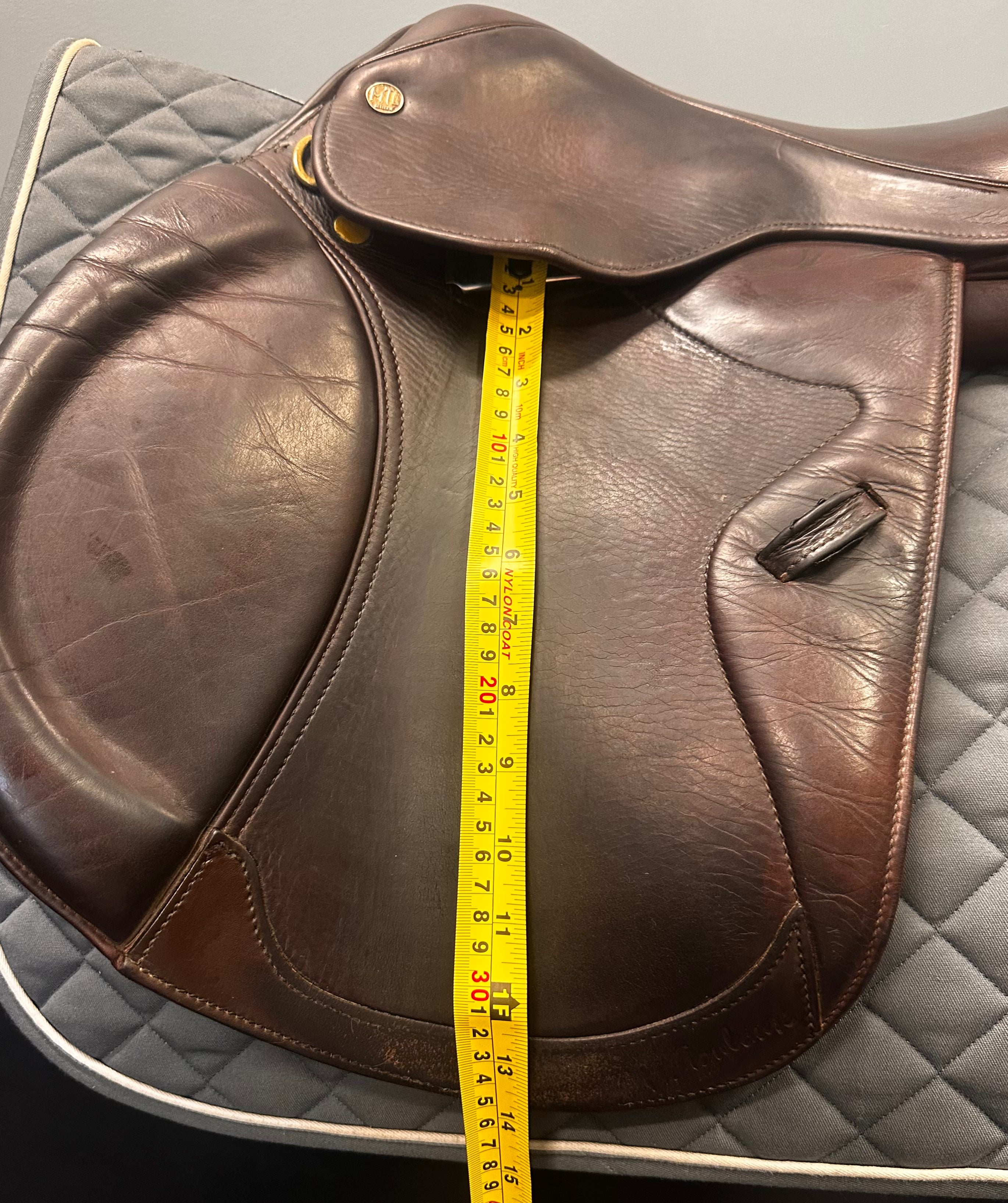 Used M Toulouse Jump Saddle 17" Medium Wide Gullet