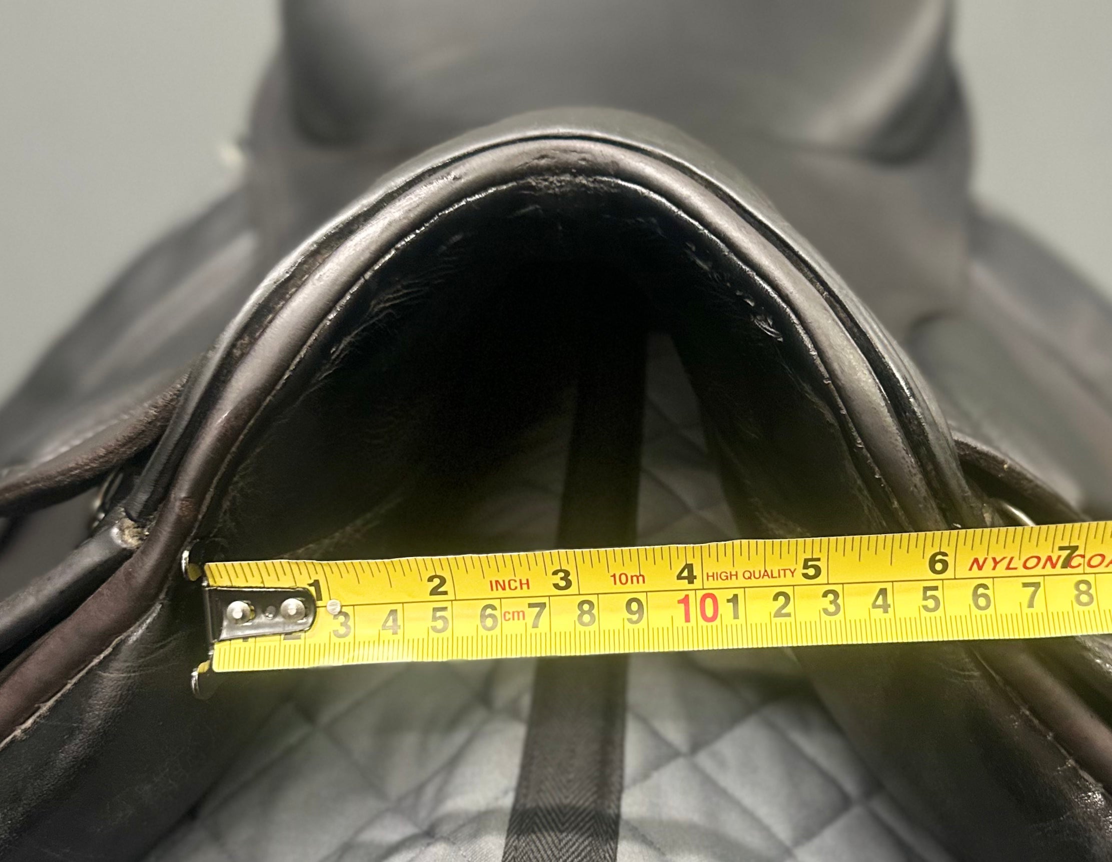 Used Courbette Saddle 18" Medium-Wide Tree