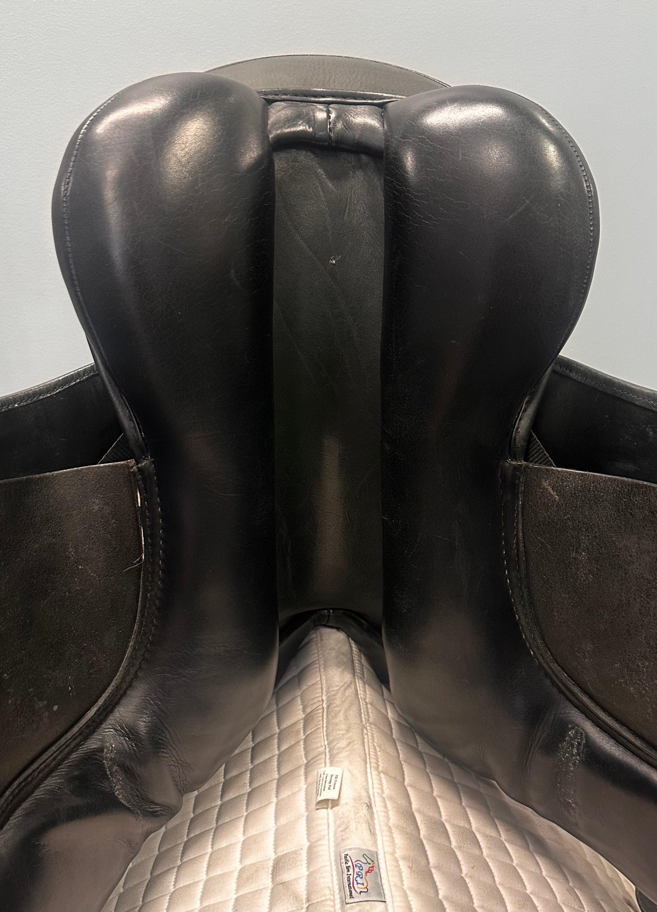 Used Warendorf Dressage Saddle 18" Medium Wide
