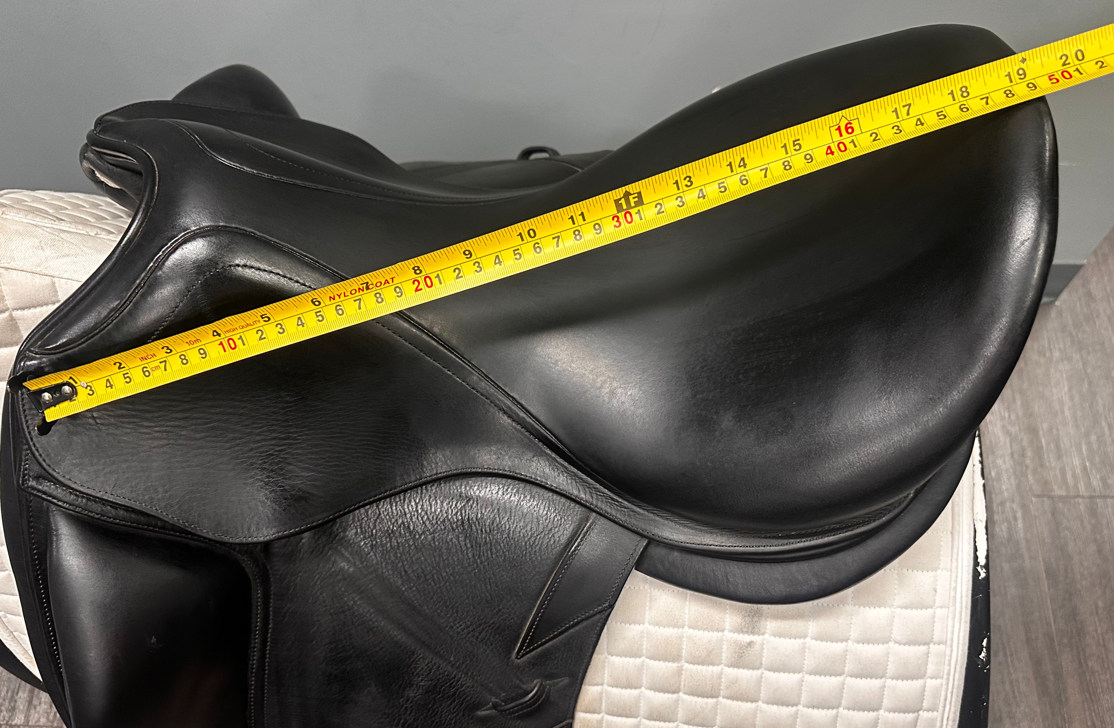 Used CWD Dressage Saddle SE05 19" Medium-Wide Tree