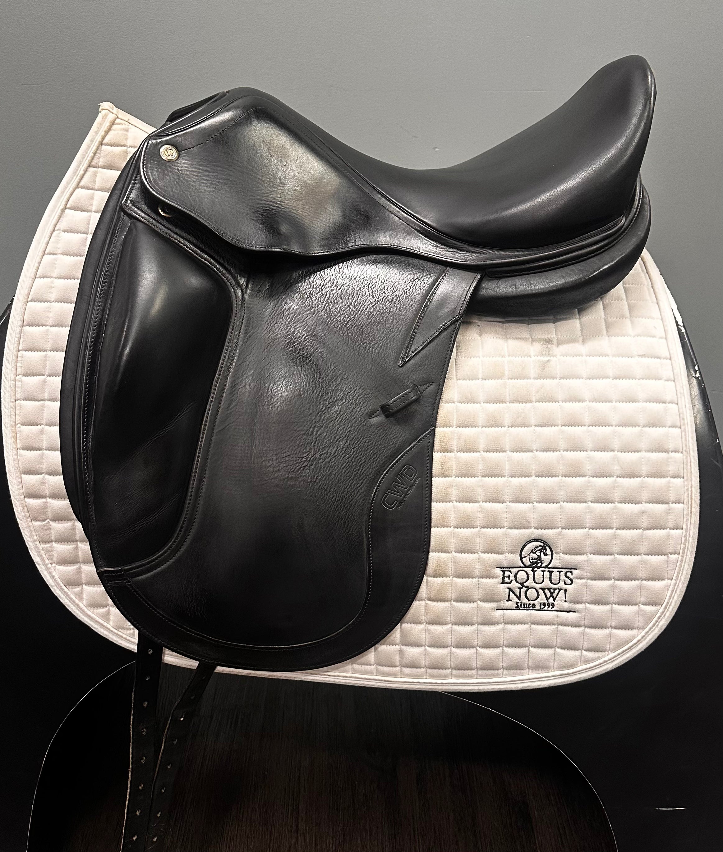 Used CWD Dressage Saddle SE05 19" Medium-Wide Tree