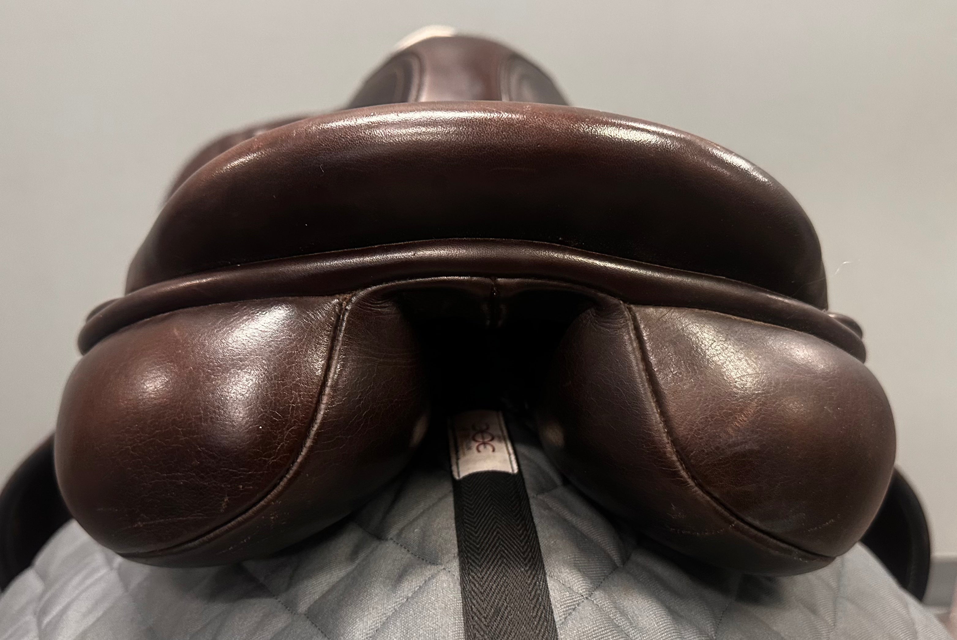 Used County Sensation Jump Saddle 17.5" Medium Tree