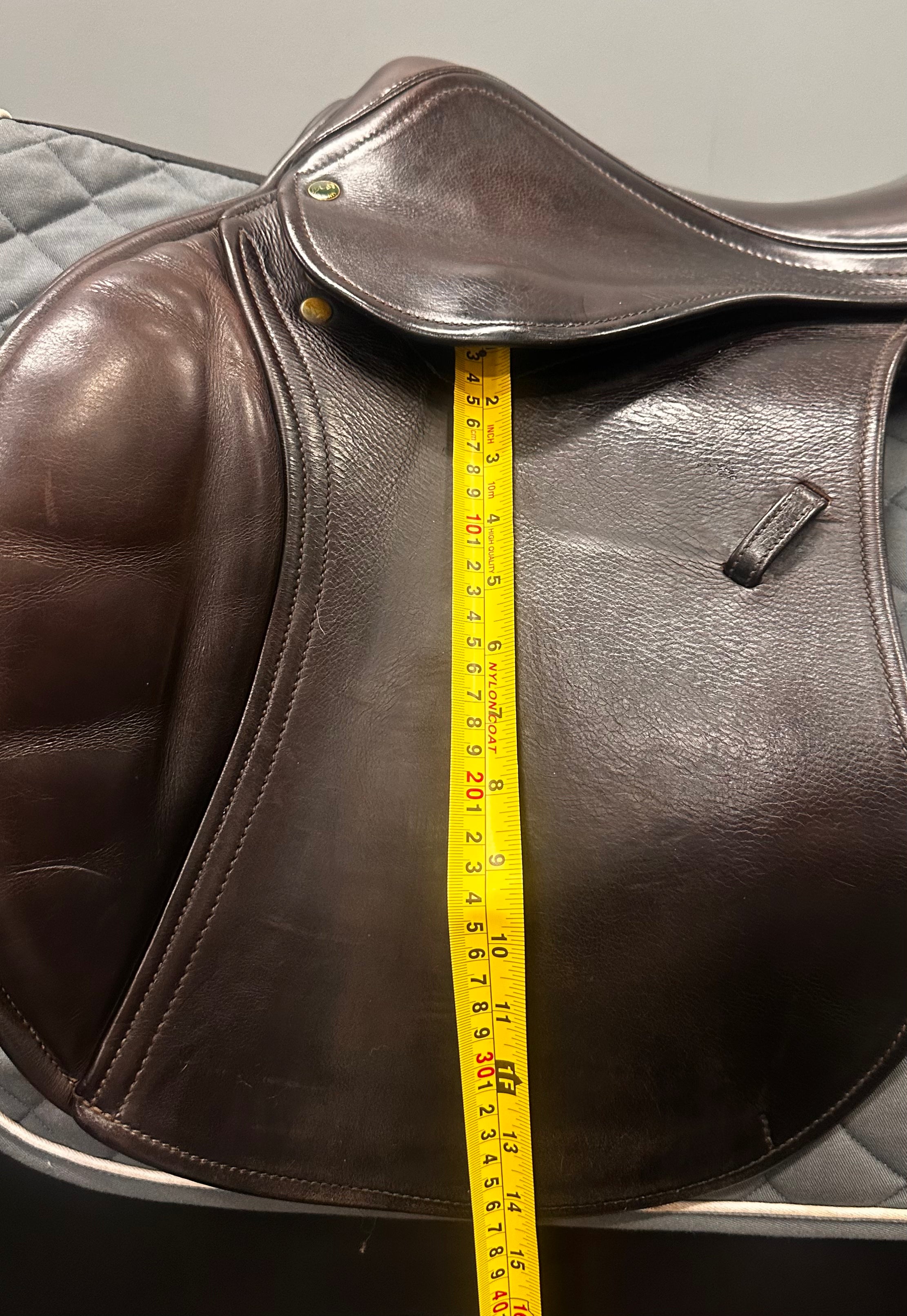 Used County Sensation Jump Saddle 17.5" Medium Tree