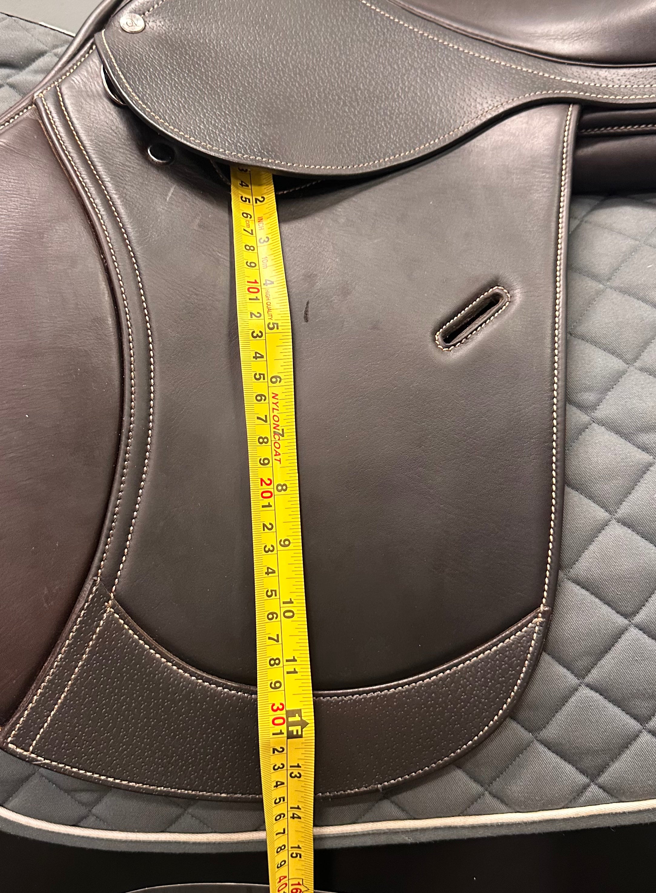 Used Ovation Explorer Saddle 16.5" Medium Wide Tree