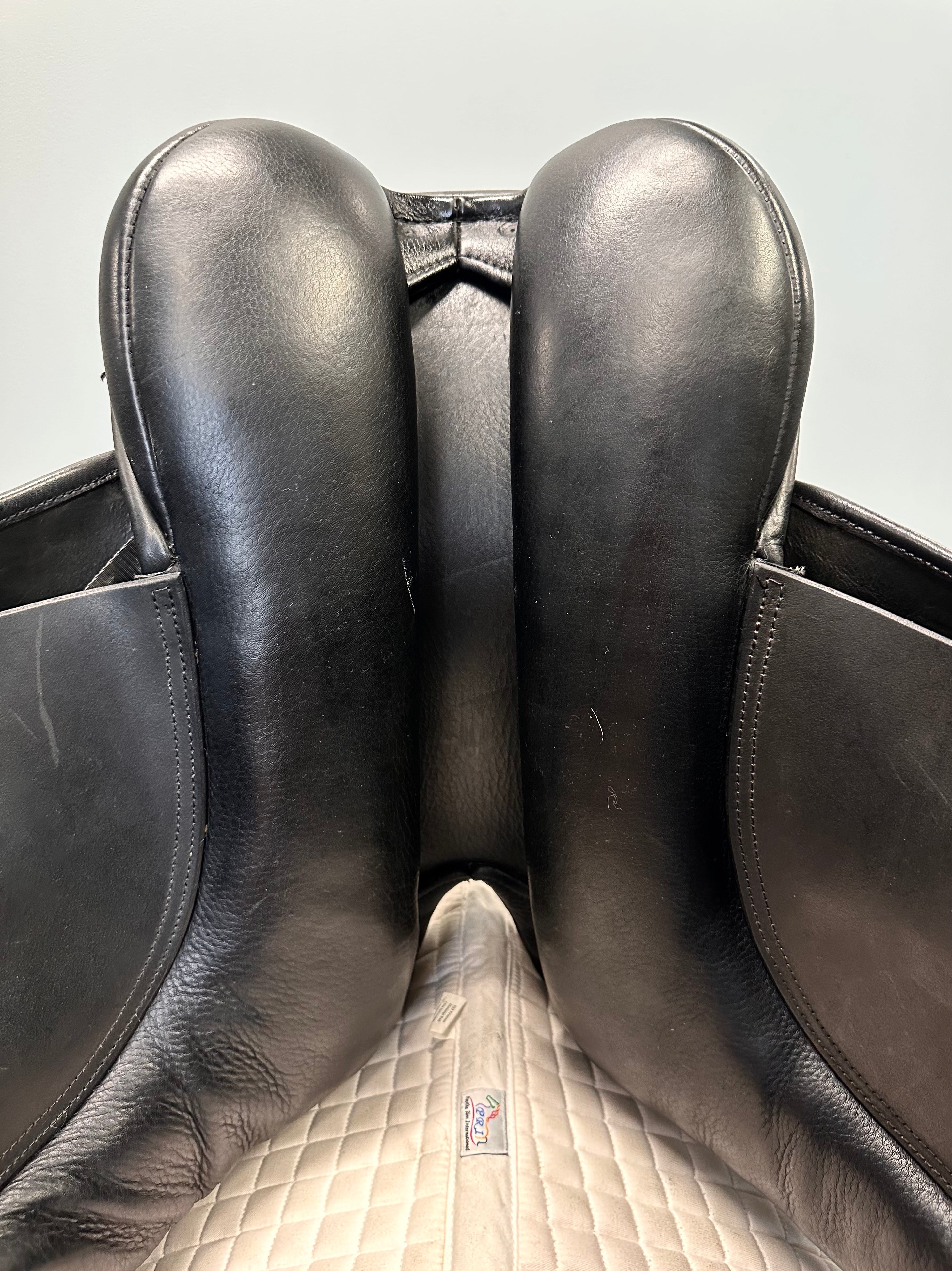 Used Borne Dressage Saddle 18" Medium-Wide Tree