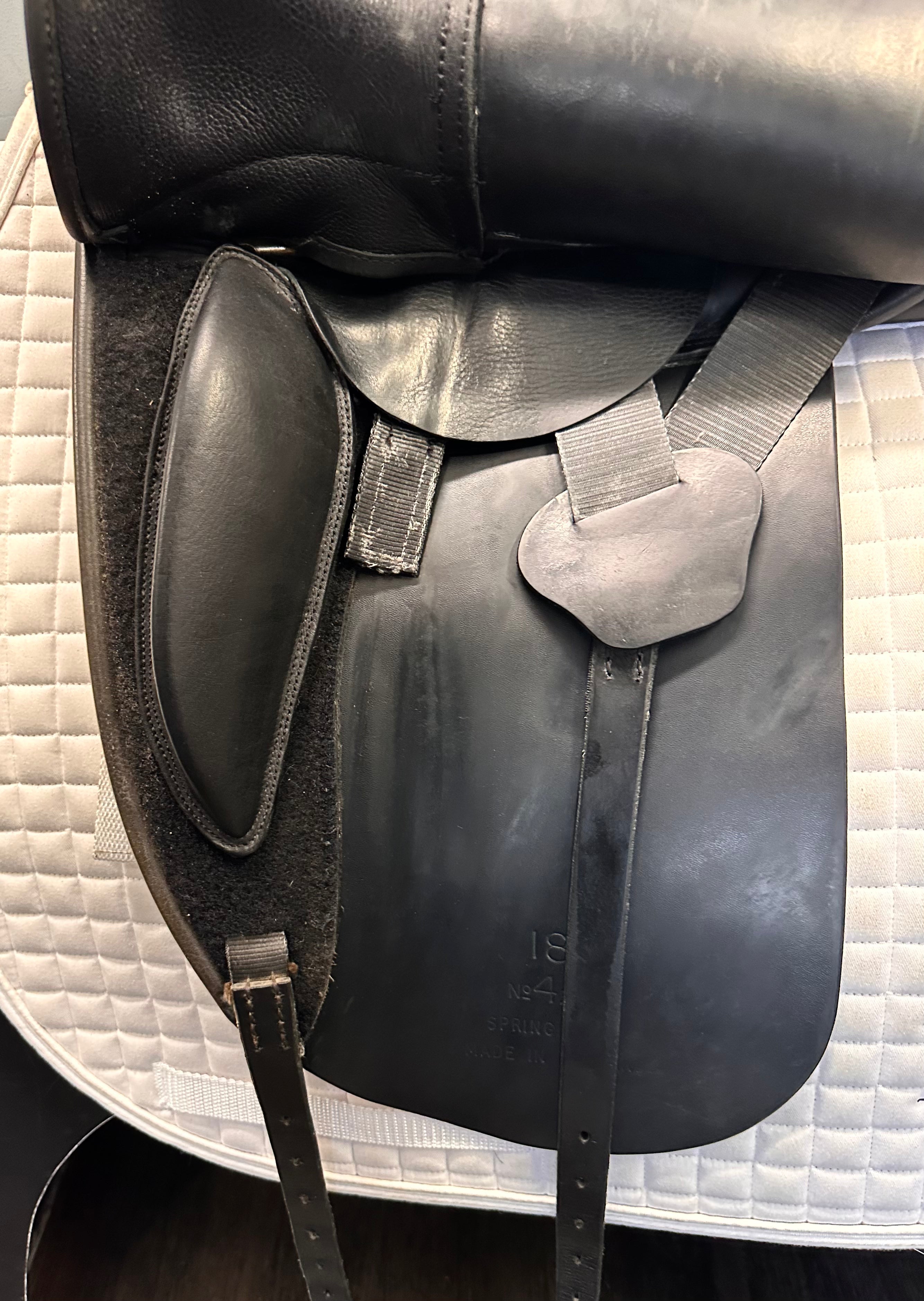 Used Borne Dressage Saddle 18" Medium-Wide Tree